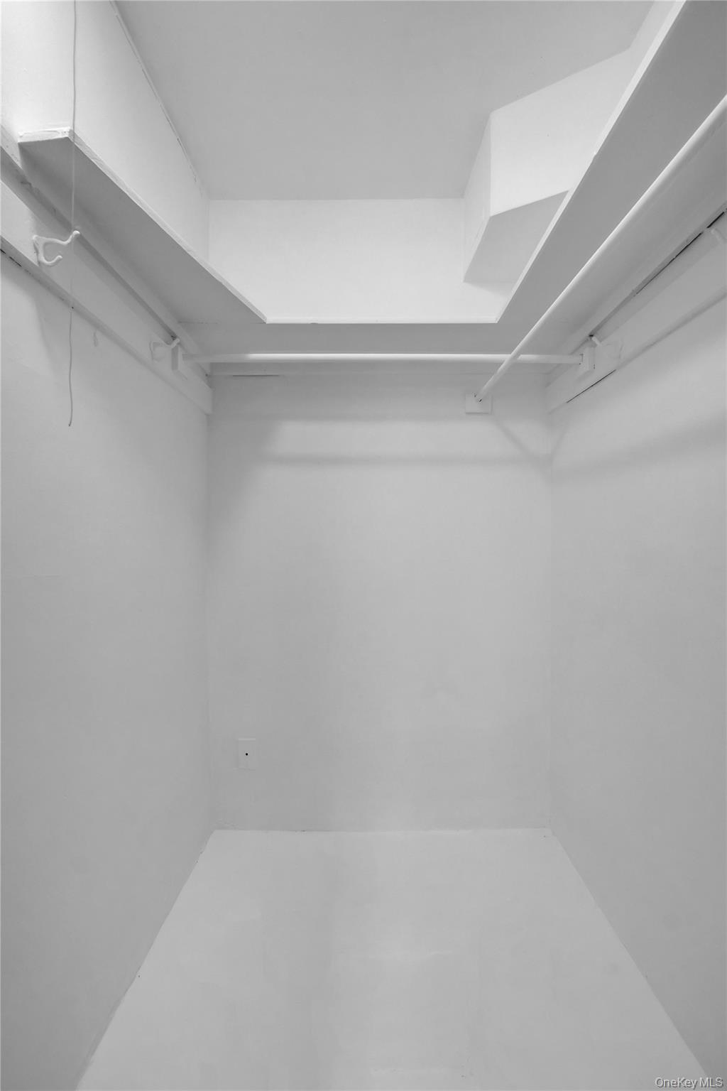 21-55 34th Ave # 3C, Astoria, NY 11106