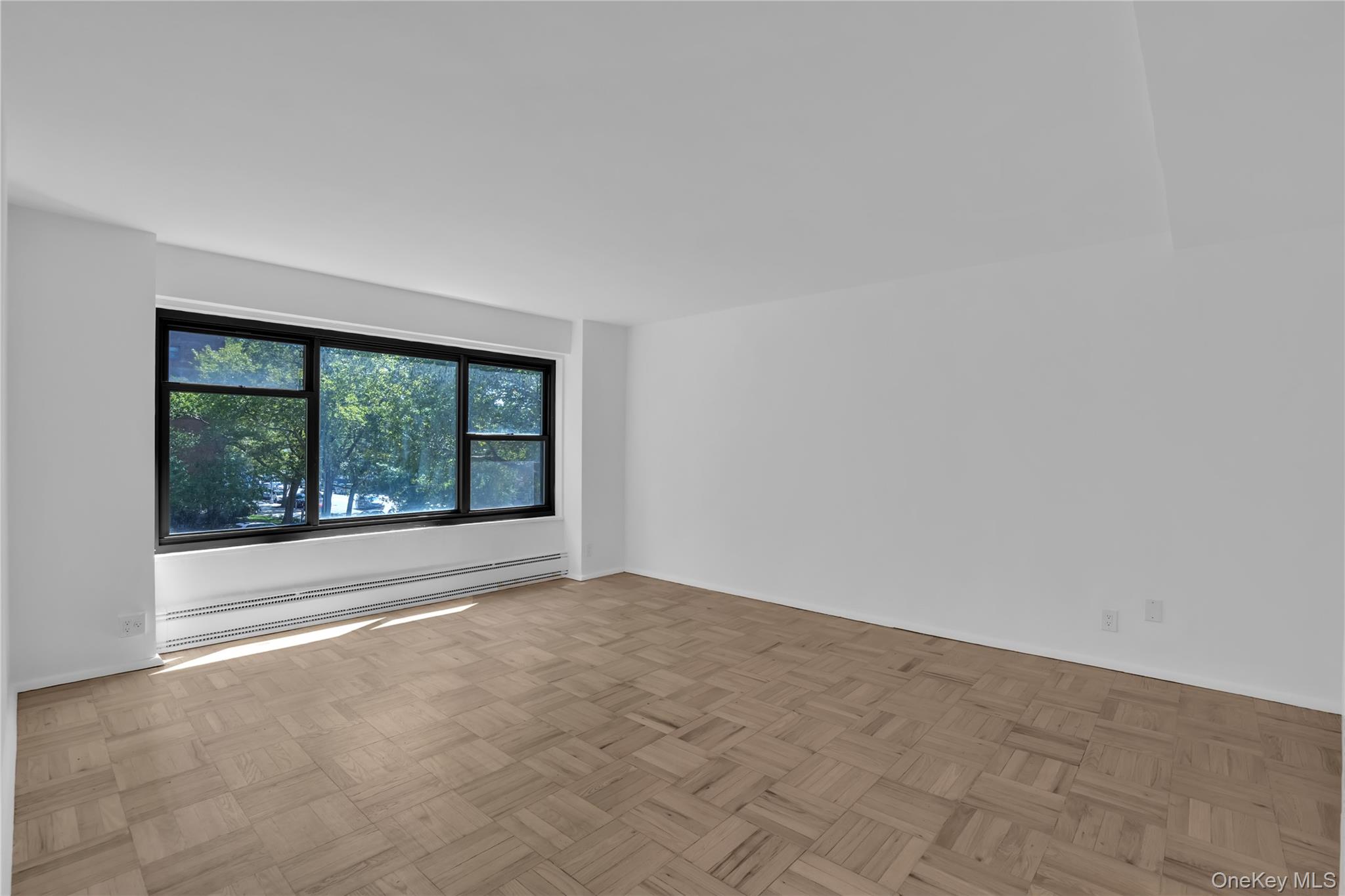 21-55 34th Ave # 3C, Astoria, NY 11106