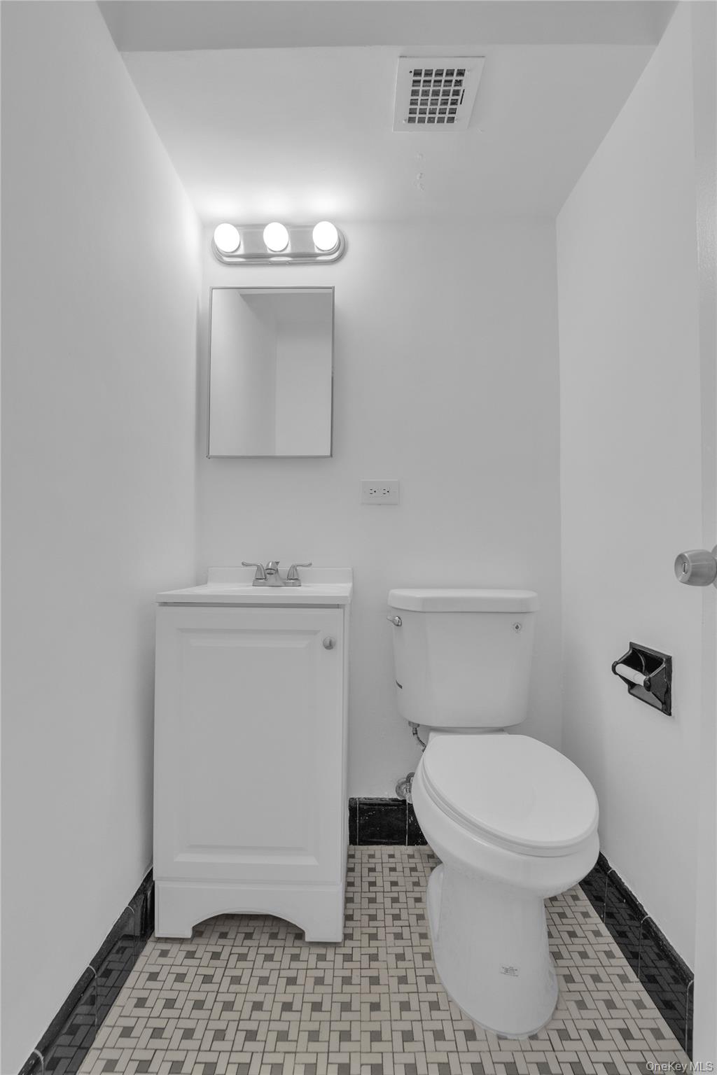 21-55 34th Ave # 3C, Astoria, NY 11106