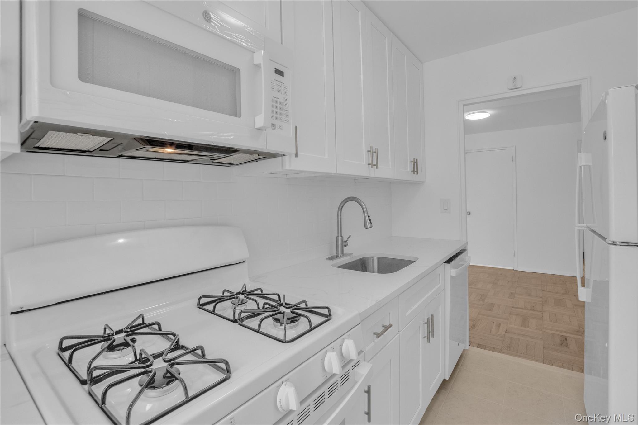 21-55 34th Ave # 3C, Astoria, NY 11106