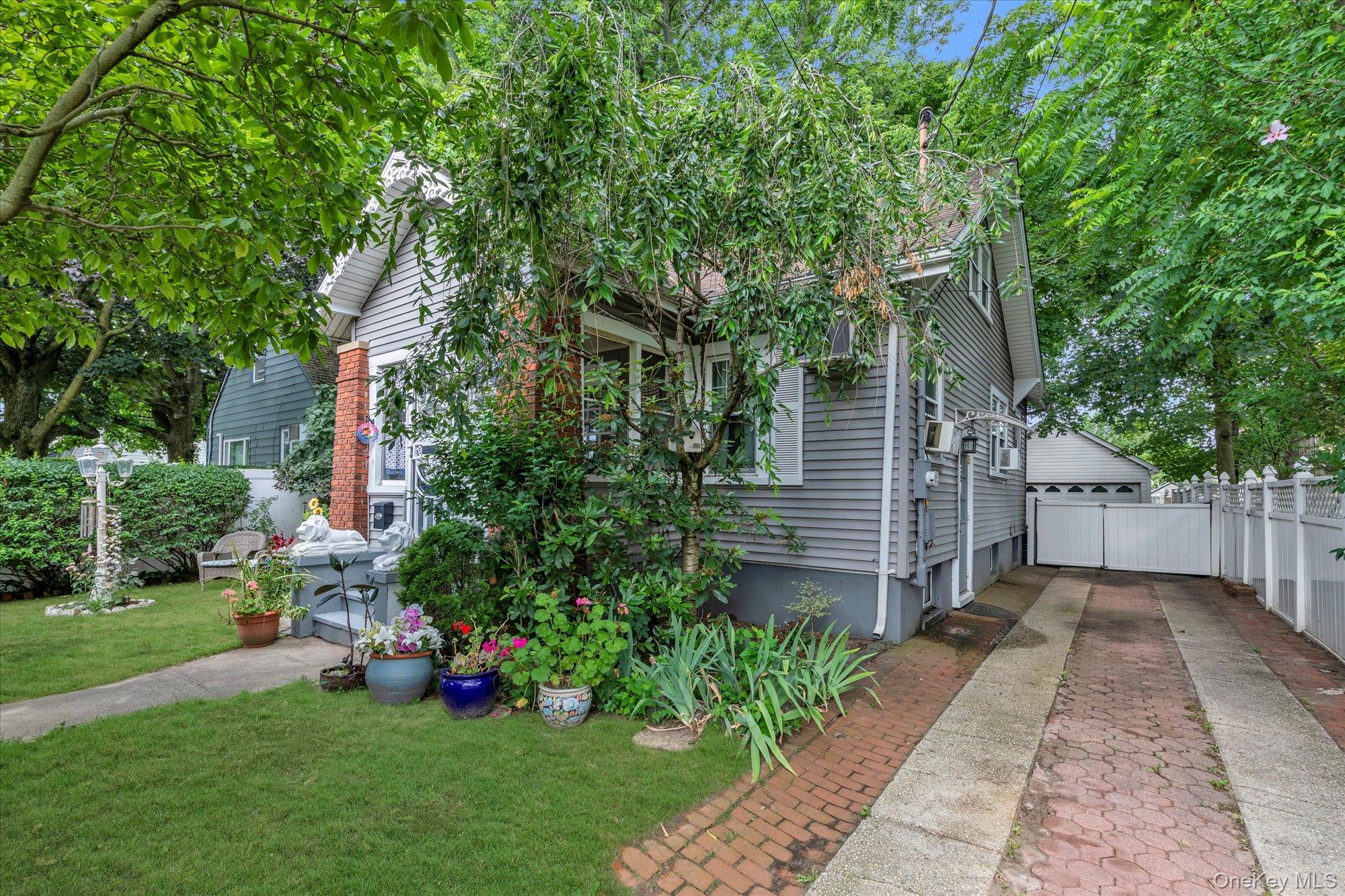 292 Ocean Avenue, East Rockaway, NY 11518