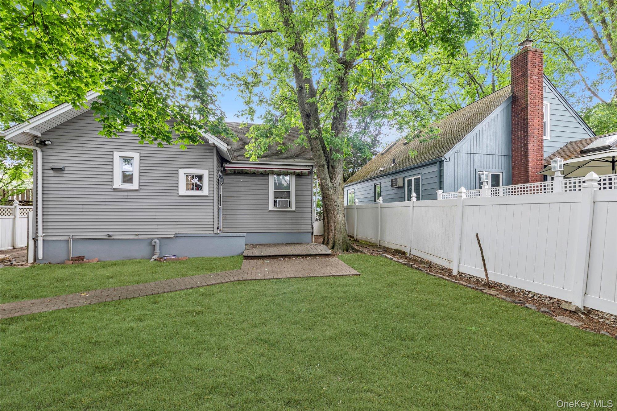 292 Ocean Avenue, East Rockaway, NY 11518