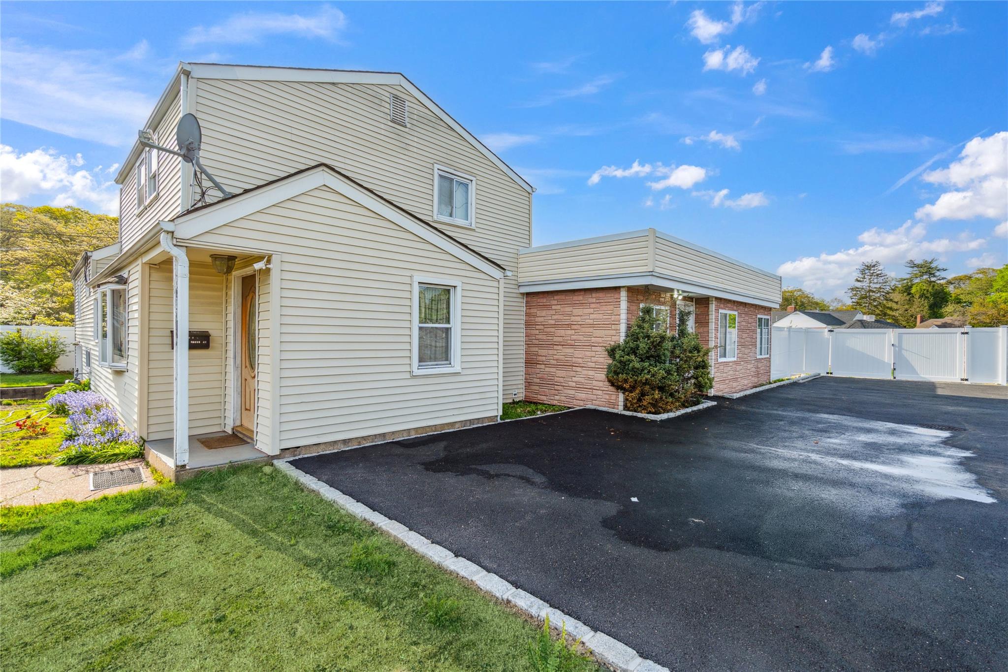 675 Walt Whitman Road, Melville, NY 11747