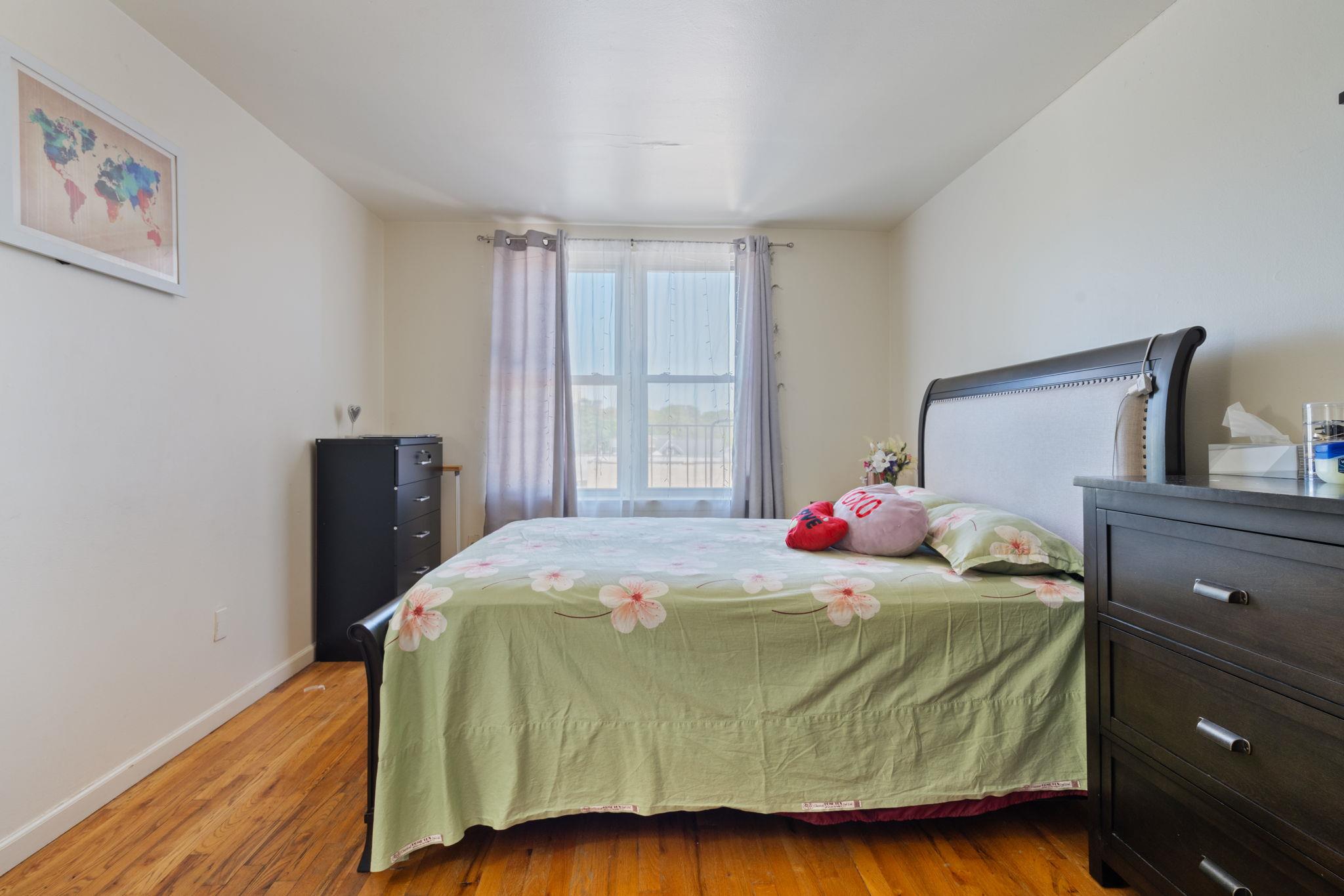 84-70 129th Street # 4W, Kew Gardens, NY 11415