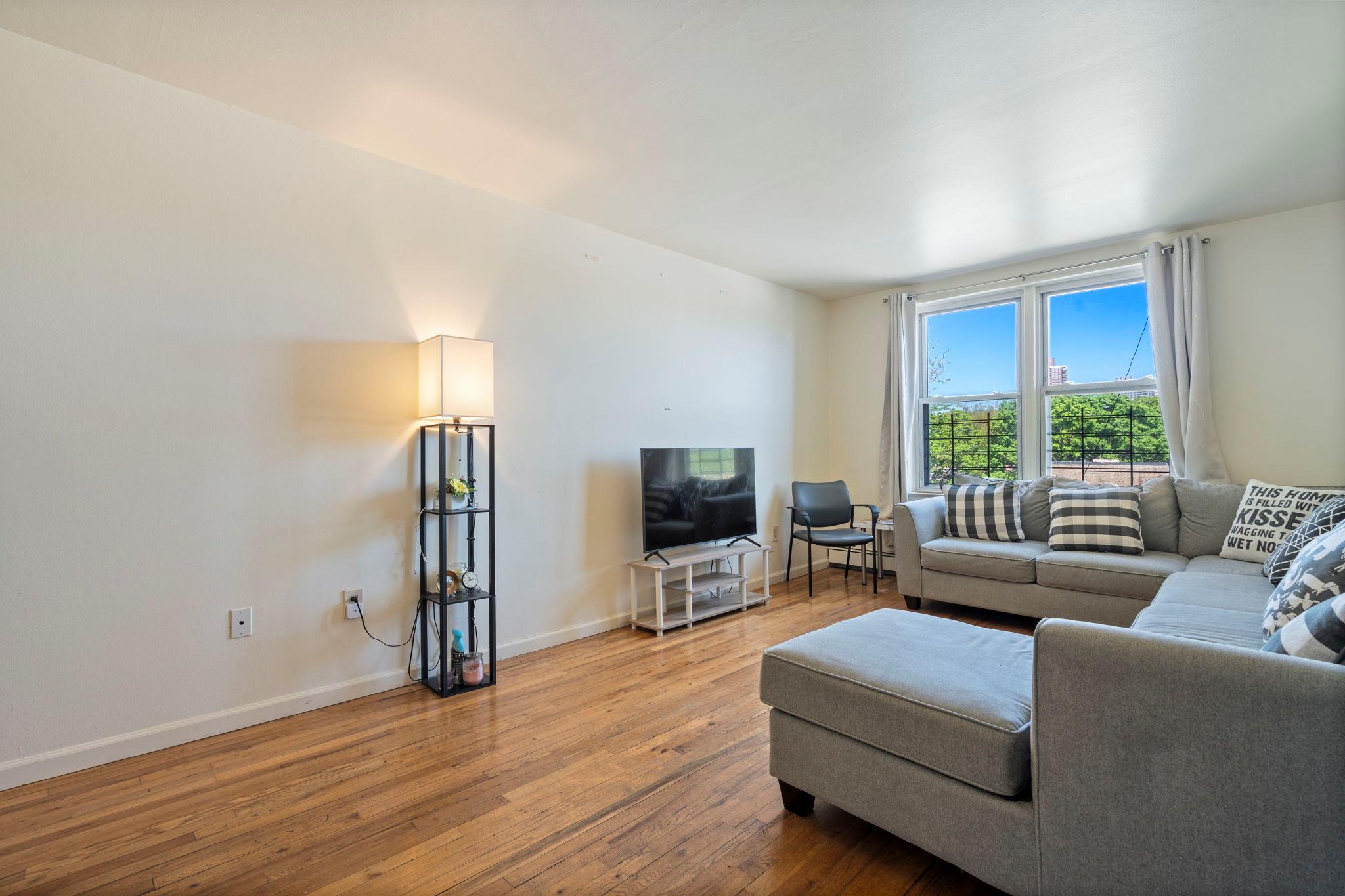 84-70 129th Street # 4W, Kew Gardens, NY 11415