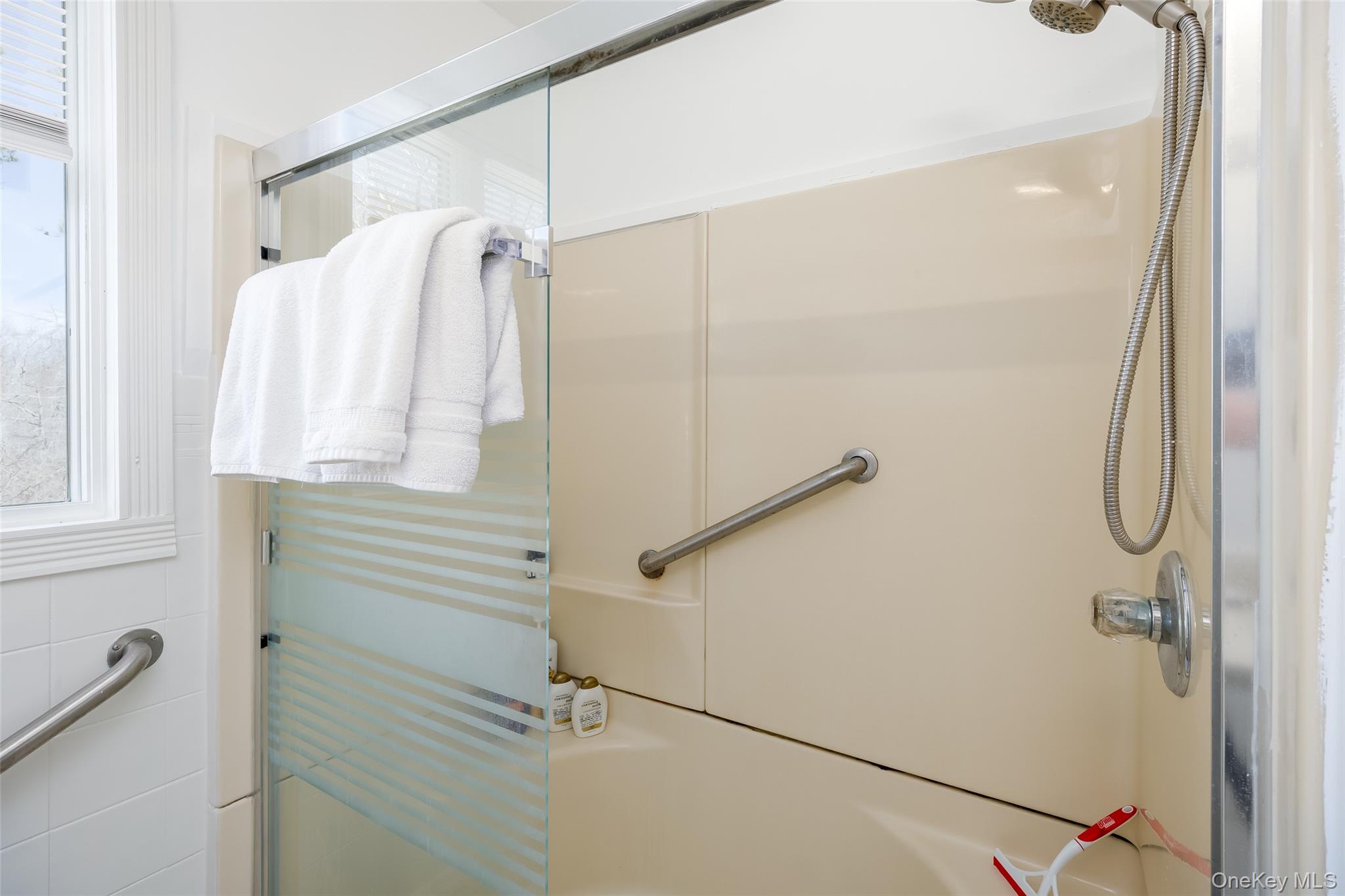 371 S River Road, Calverton, NY 11933