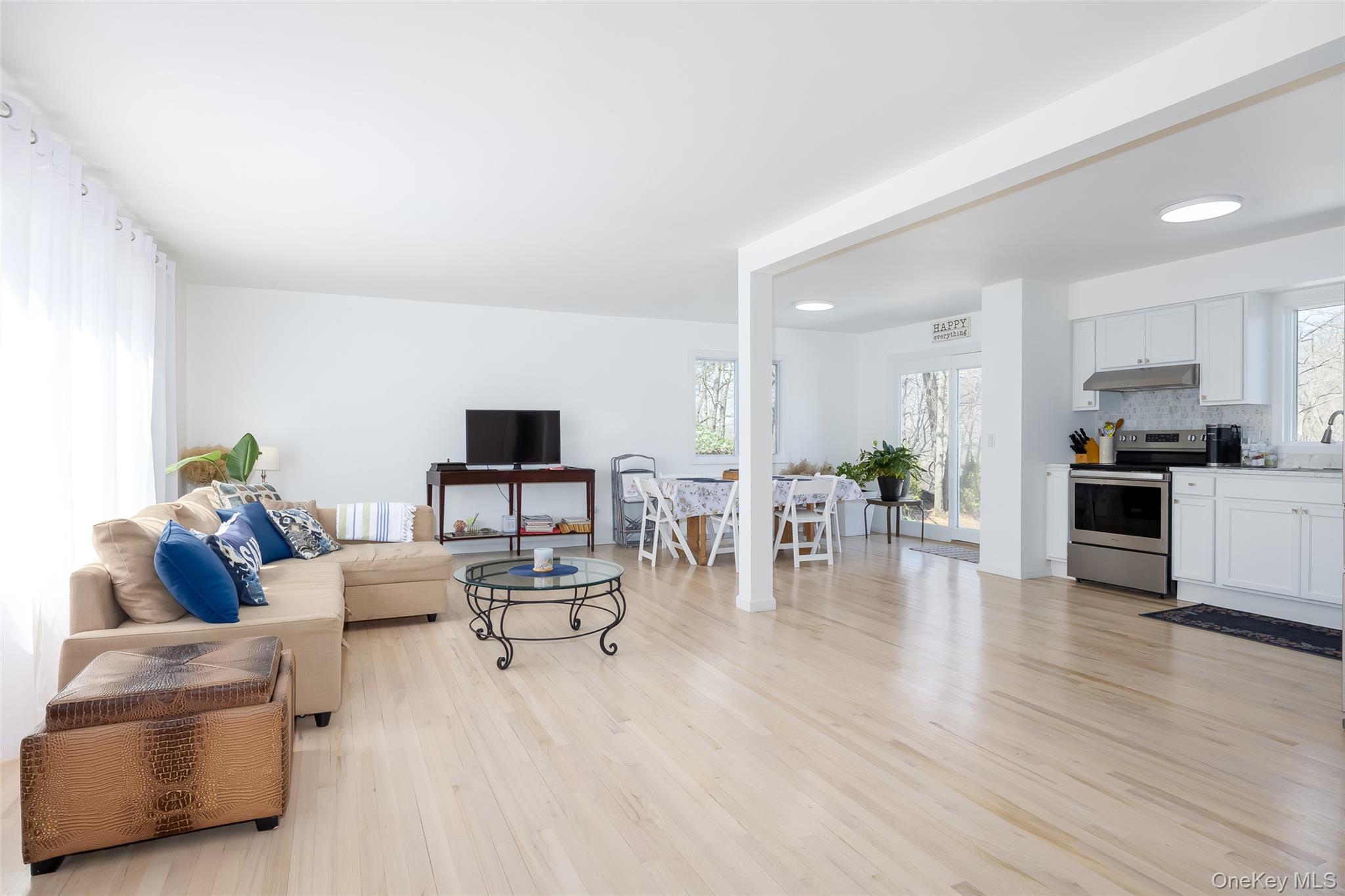 371 S River Road, Calverton, NY 11933