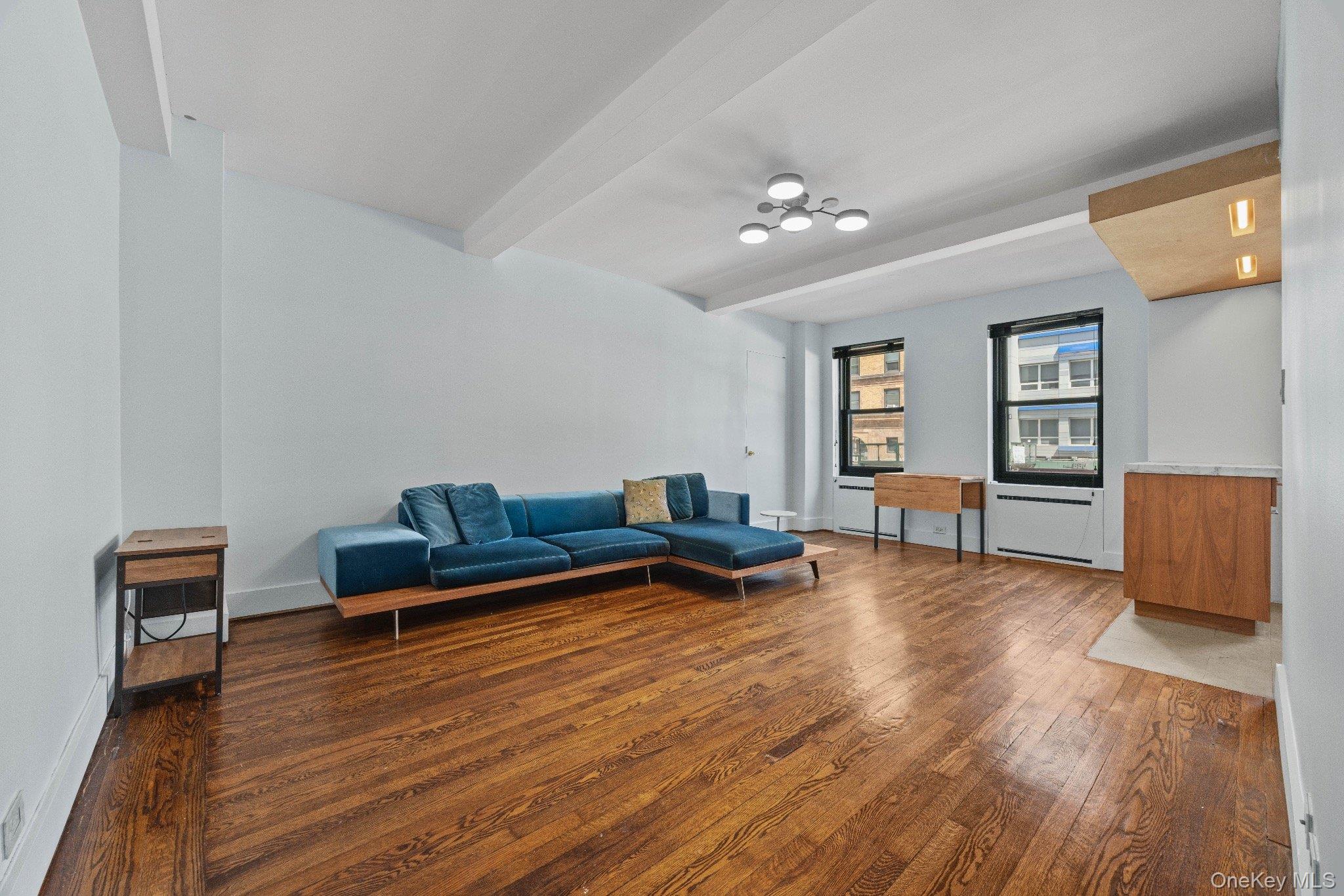 300 W 23rd Street # 2K, New York (Manhattan), NY 10011