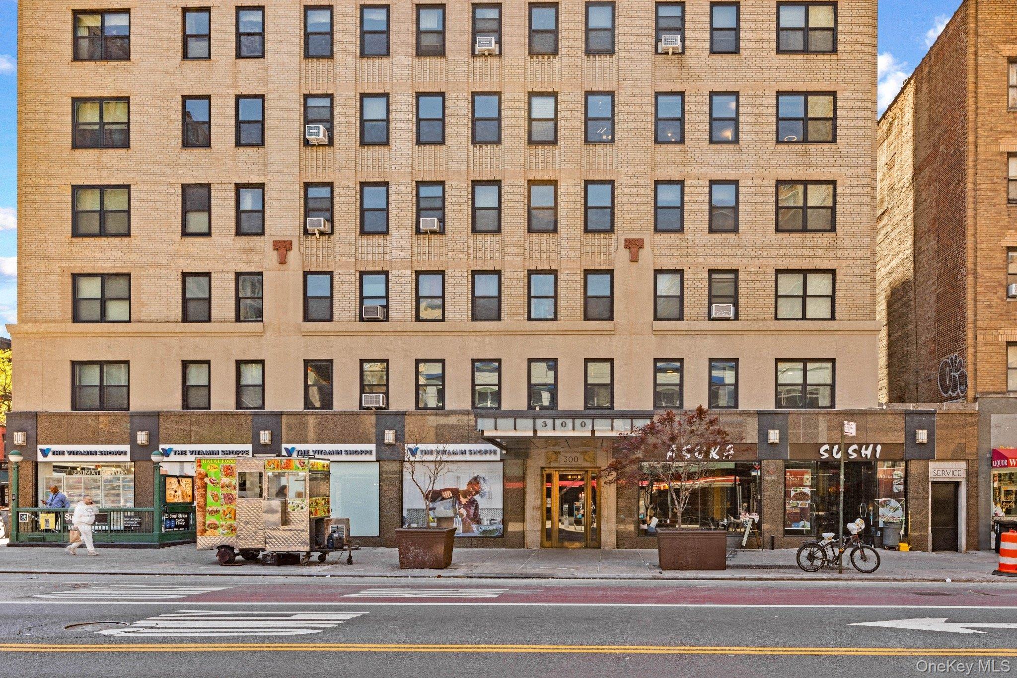 300 W 23rd Street # 2K, New York (Manhattan), NY 10011