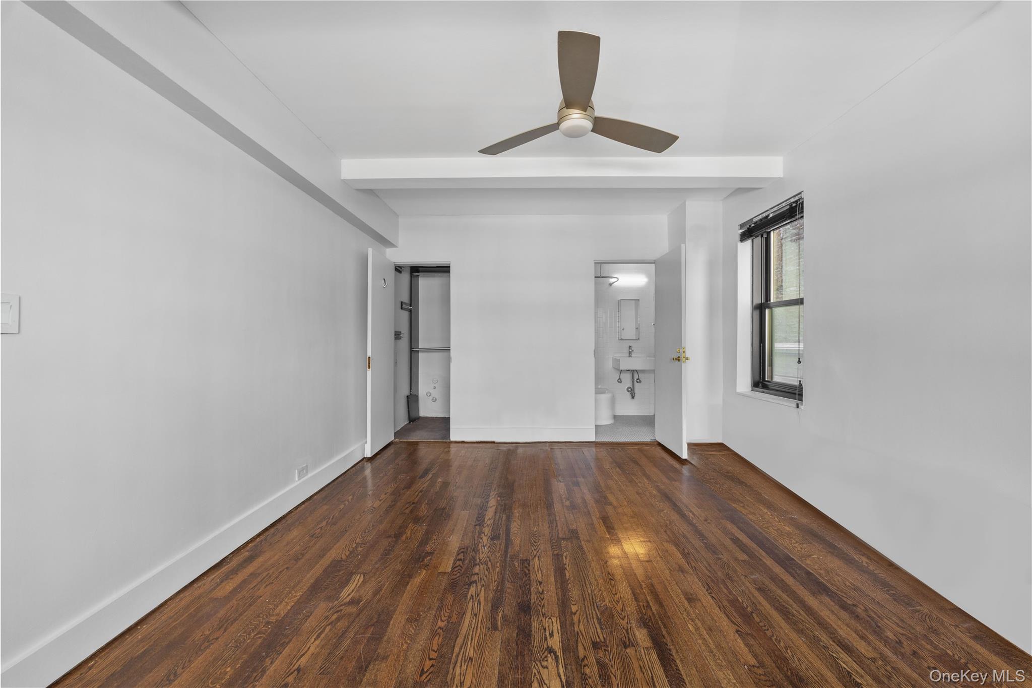 300 W 23rd Street # 2K, New York (Manhattan), NY 10011