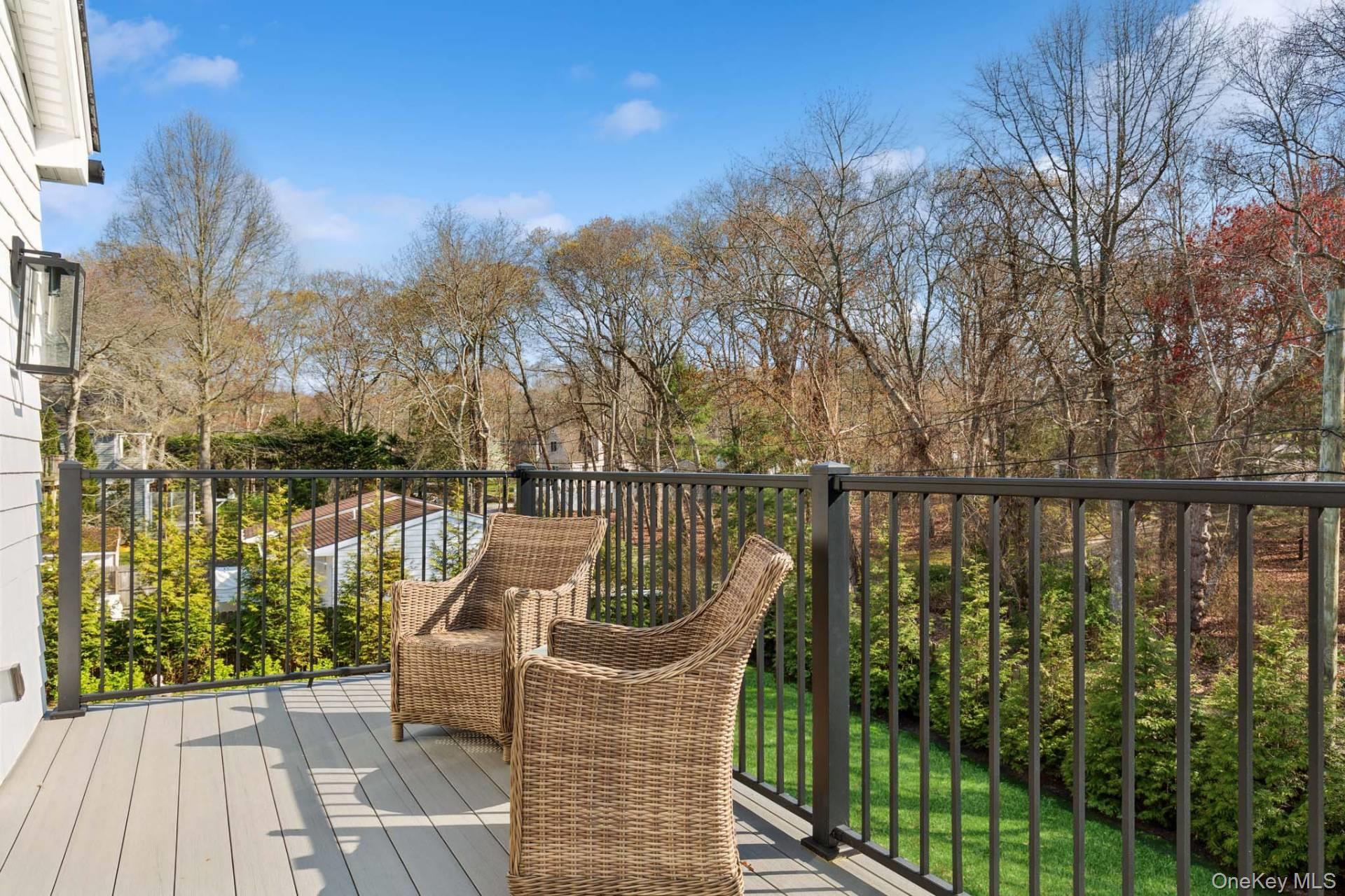 14 Oak Grove Road, Southampton, NY 11968