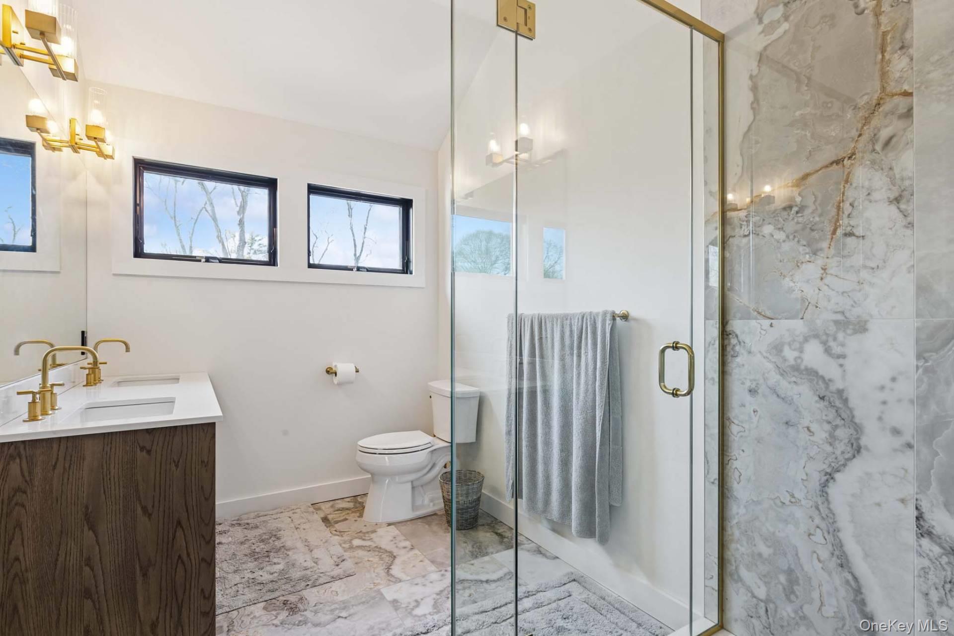 14 Oak Grove Road, Southampton, NY 11968