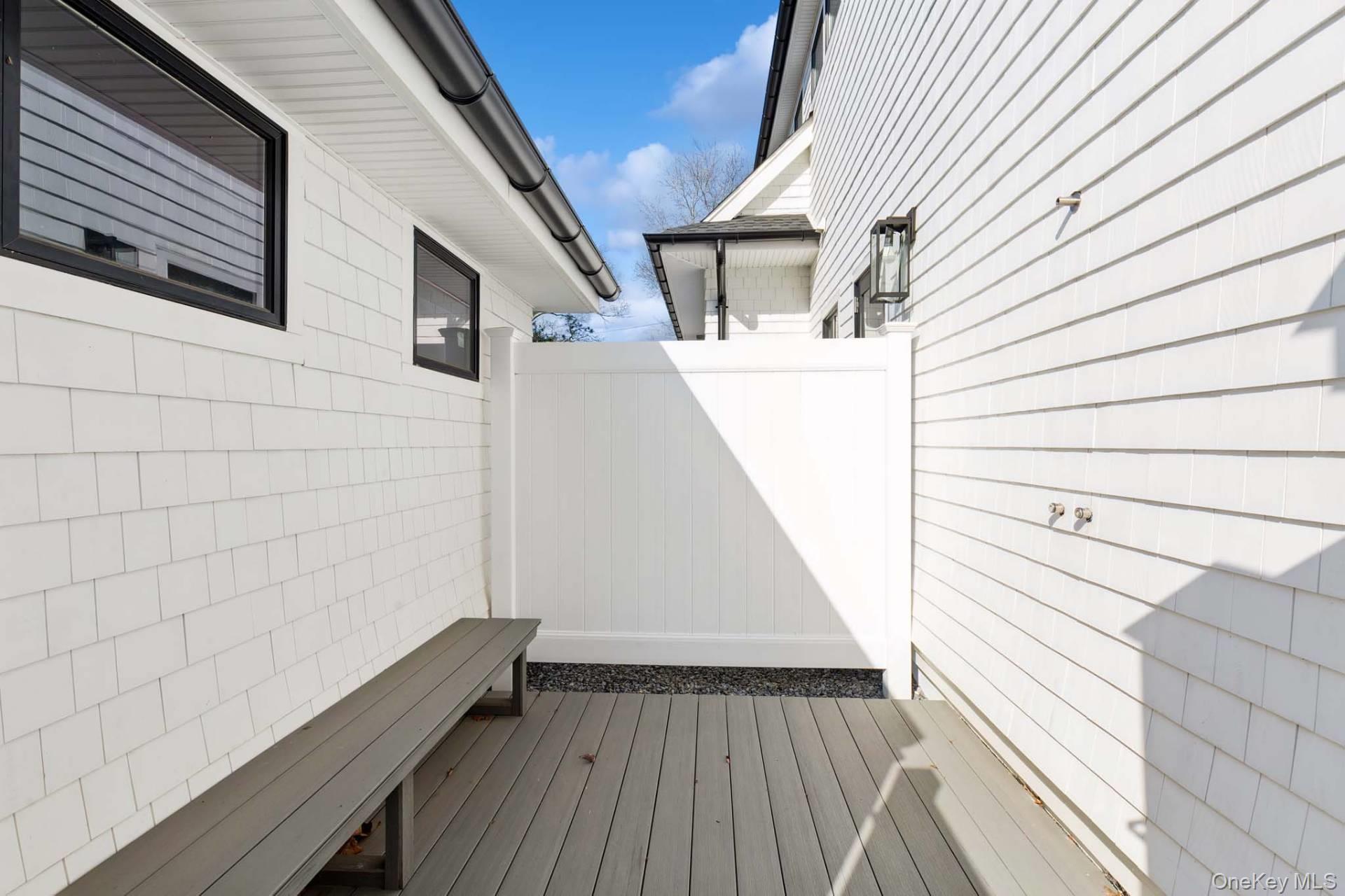 14 Oak Grove Road, Southampton, NY 11968