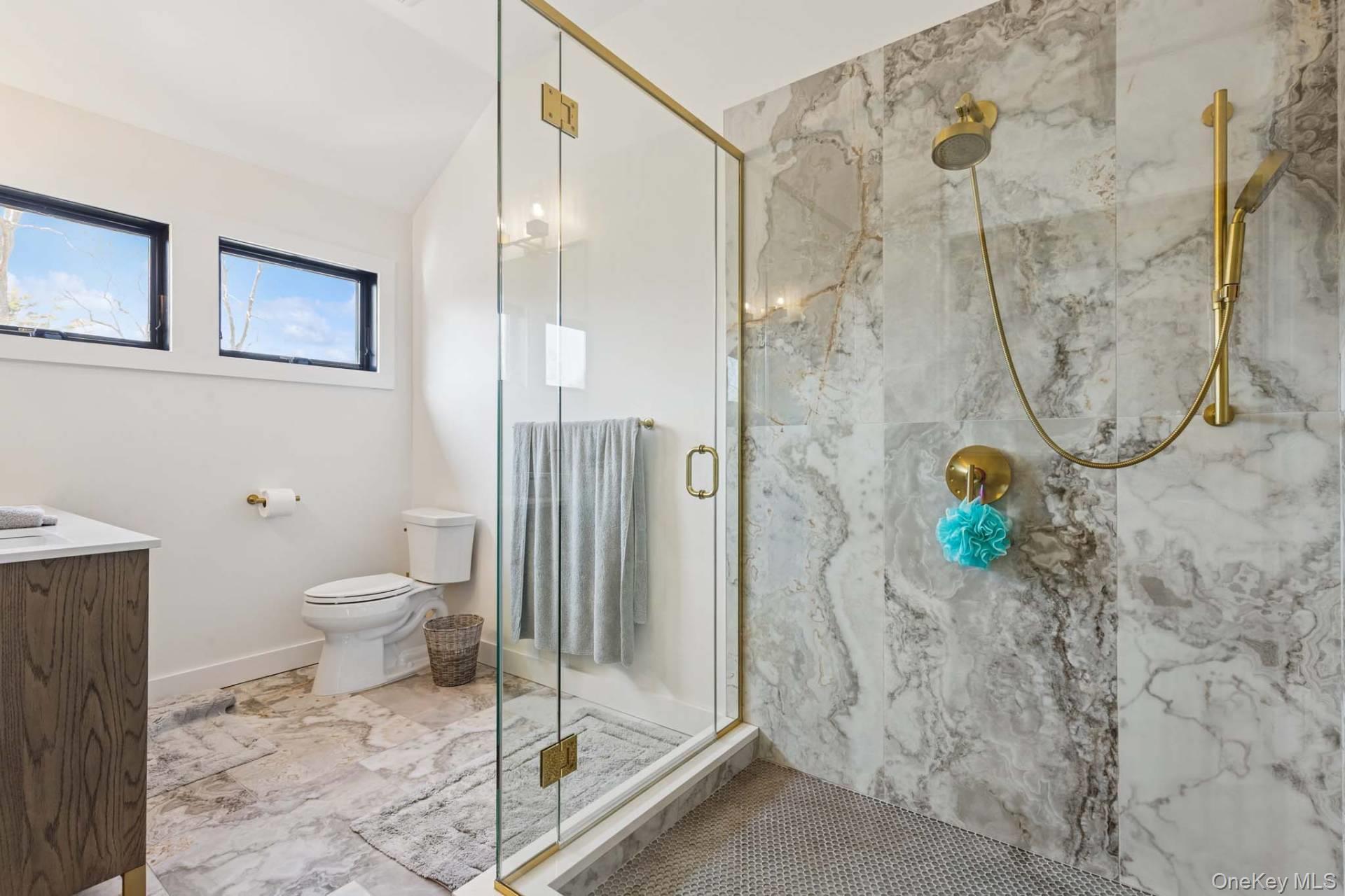 14 Oak Grove Road, Southampton, NY 11968