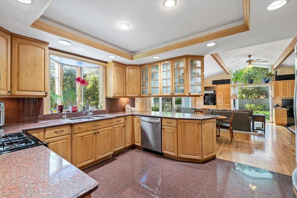 22 Stratford Avenue, Greenlawn, NY 11740