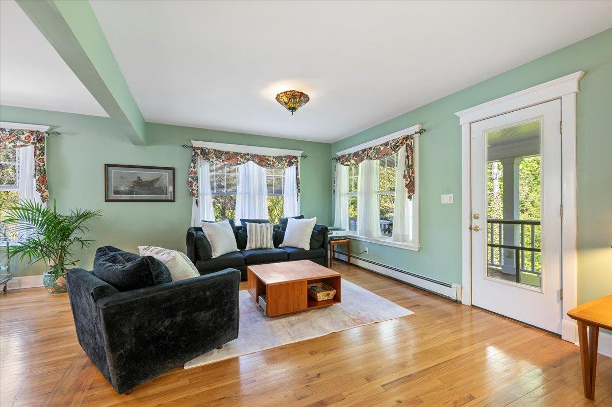 22 Stratford Avenue, Greenlawn, NY 11740