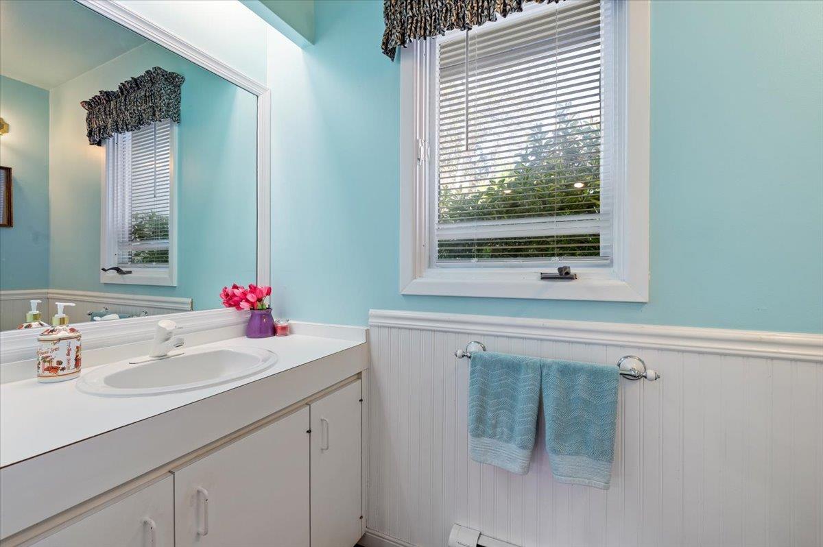 22 Stratford Avenue, Greenlawn, NY 11740