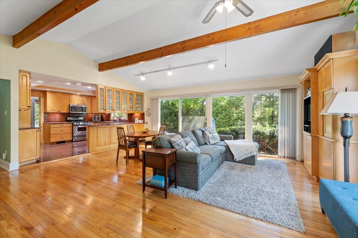 22 Stratford Avenue, Greenlawn, NY 11740