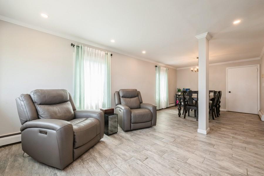 59 Springtime Ln S, Levittown, NY 11756