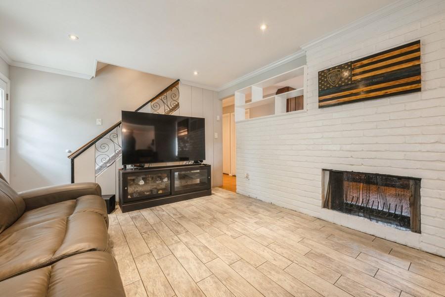 59 Springtime Ln S, Levittown, NY 11756