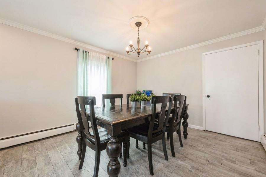 59 Springtime Ln S, Levittown, NY 11756