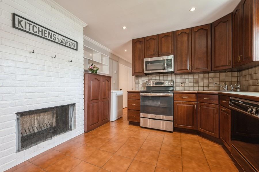 59 Springtime Ln S, Levittown, NY 11756