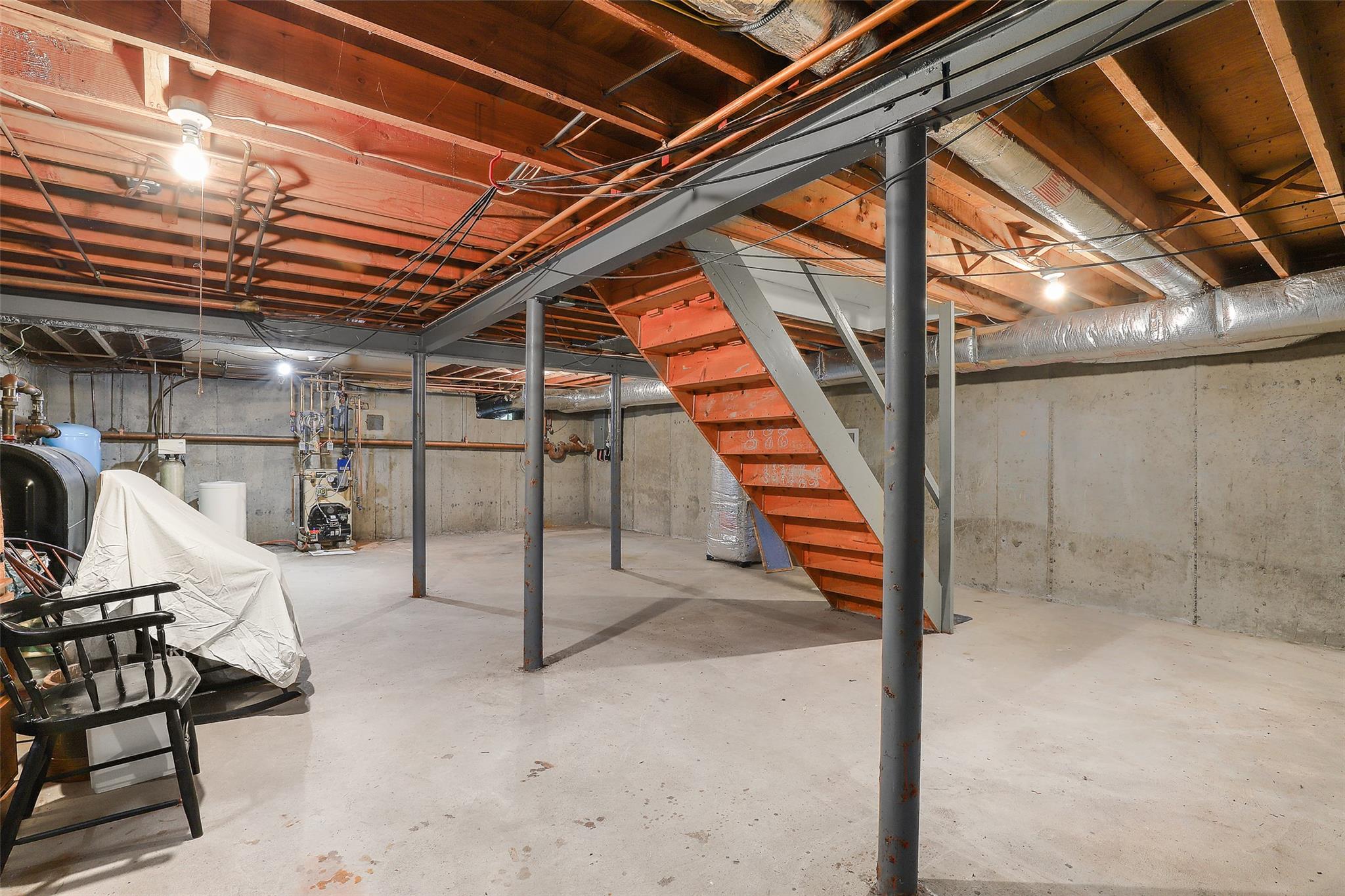 15 Cartway Lane E, Bedford, NY 10506