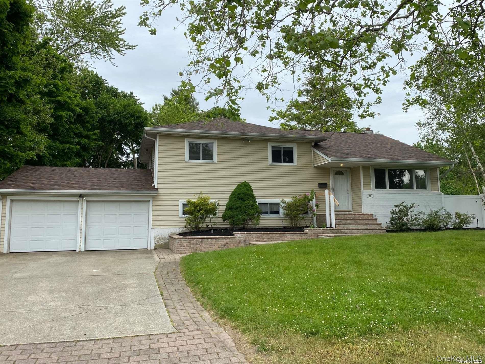 23 Duncan Lane, Huntington, NY 11743