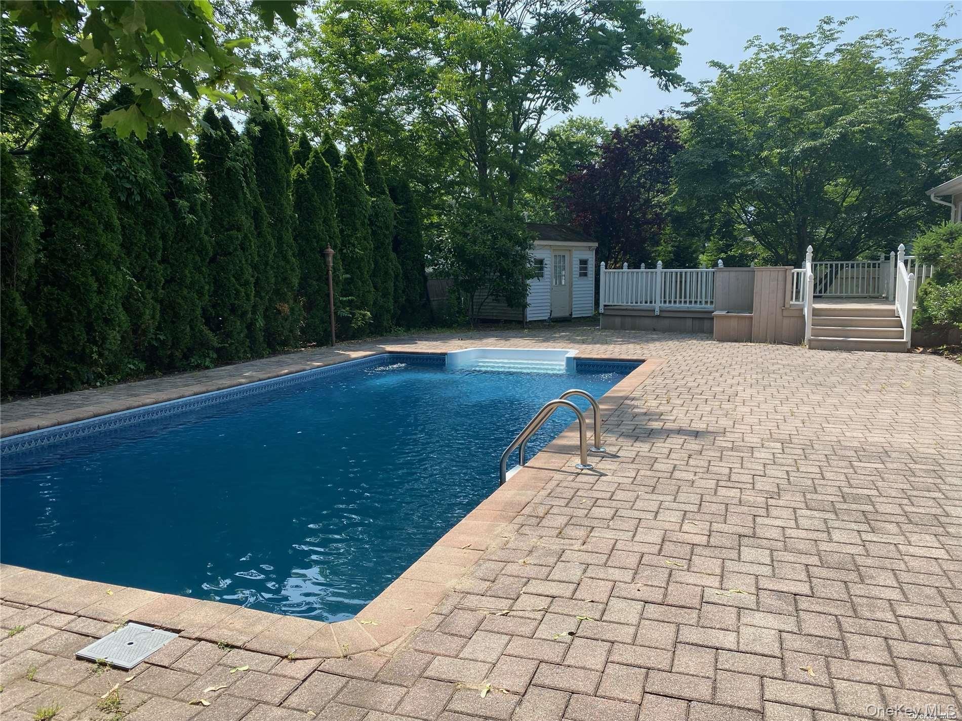 23 Duncan Lane, Huntington, NY 11743