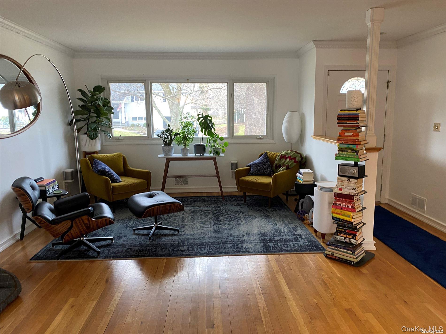 23 Duncan Lane, Huntington, NY 11743