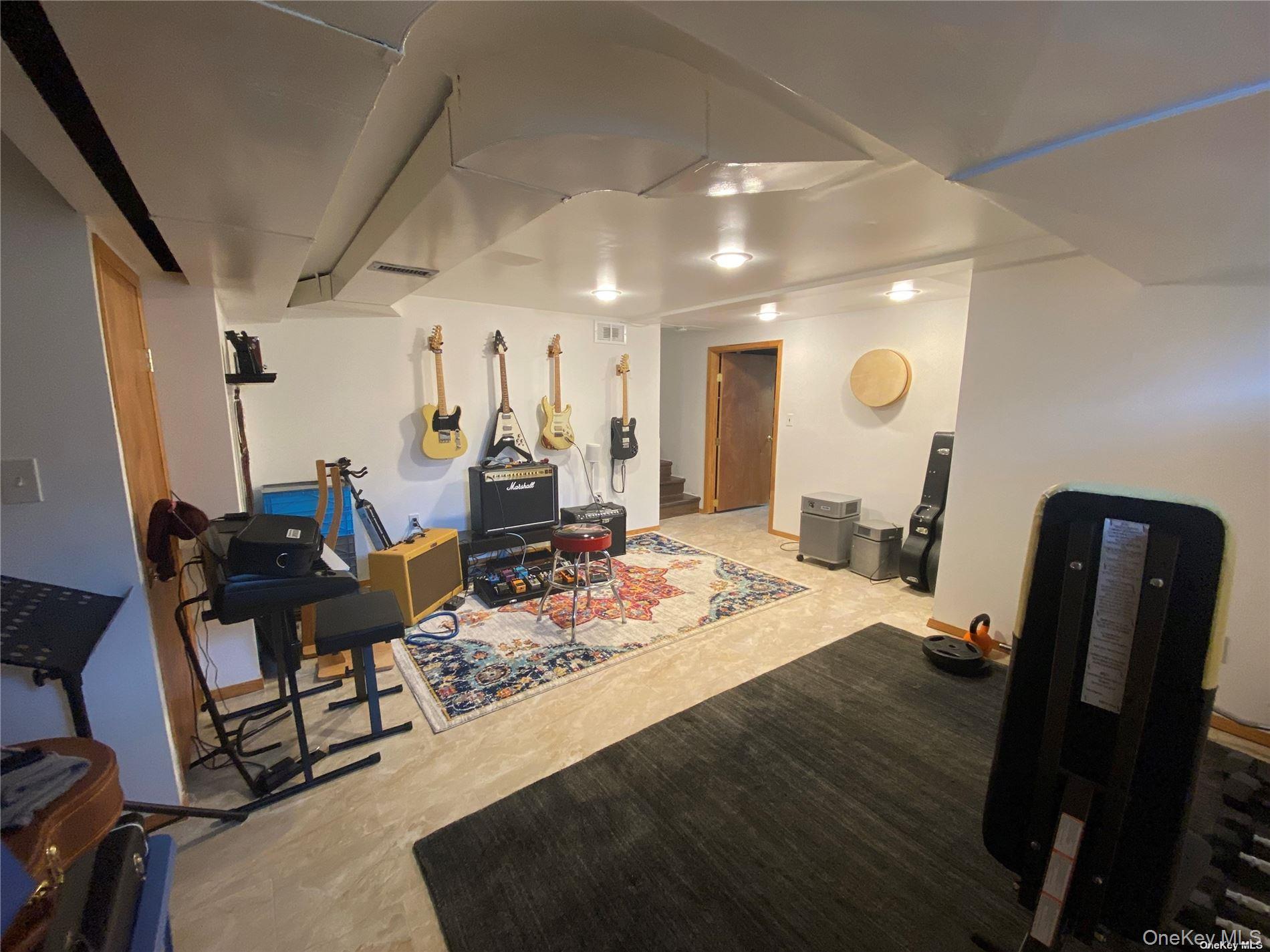 23 Duncan Lane, Huntington, NY 11743