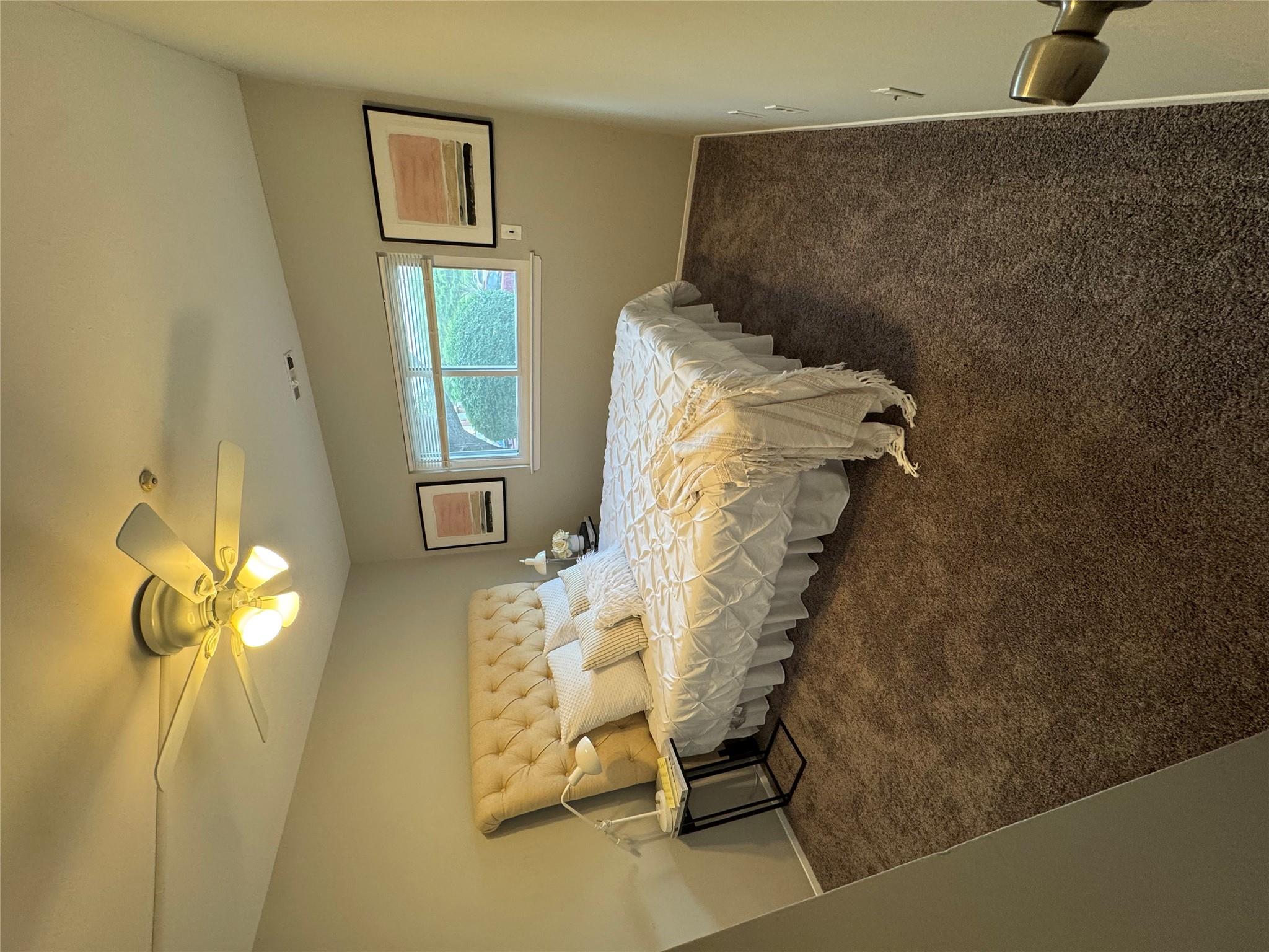 163 Pointe Cir N # 163, Coram, NY 11727