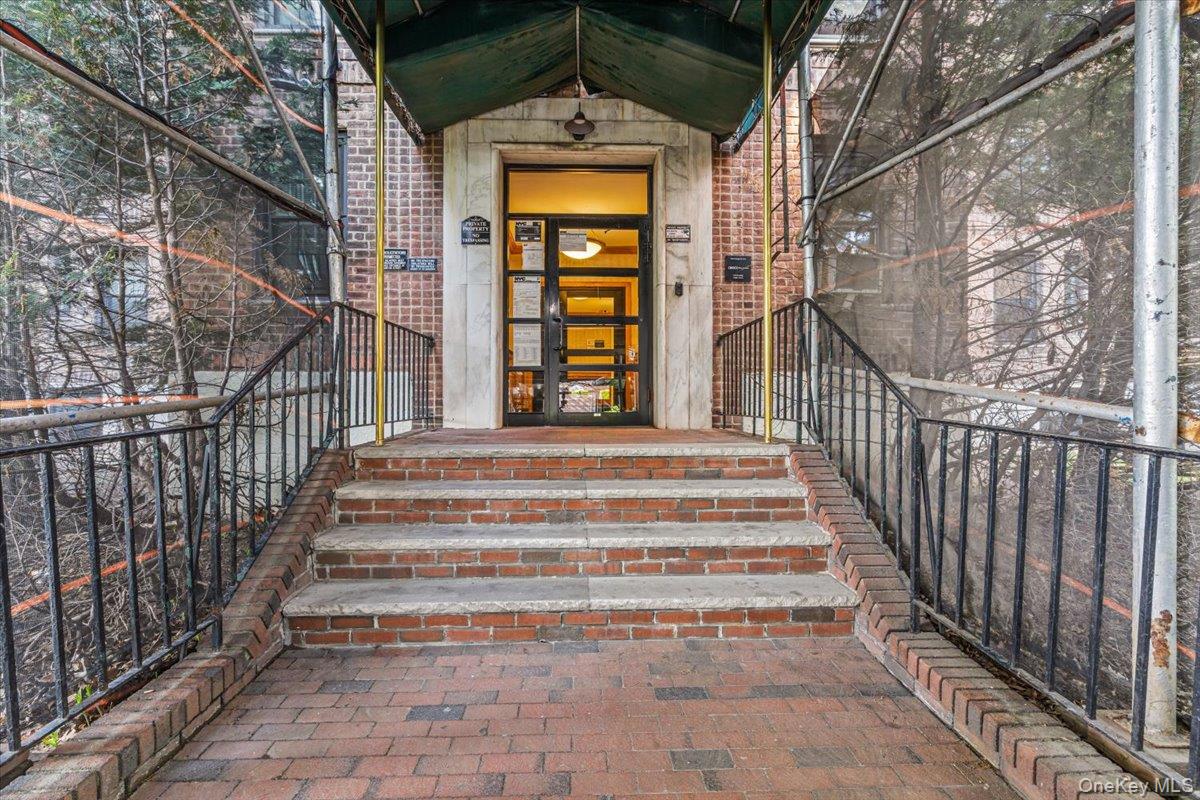 13909 84th Drive # 308, Briarwood, NY 11435