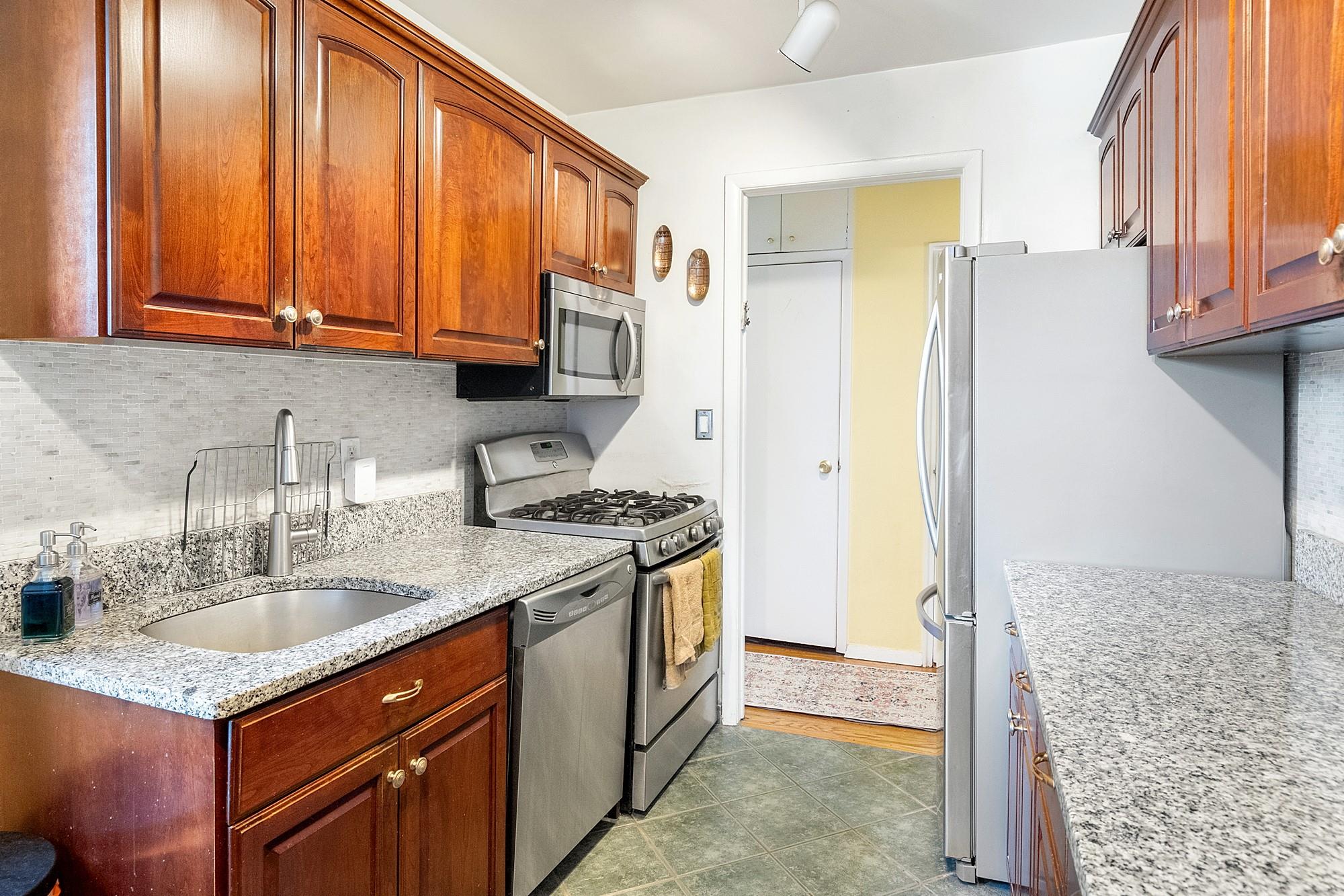 2711 Henry Hudson Parkway # 5A, Bronx, NY 10463