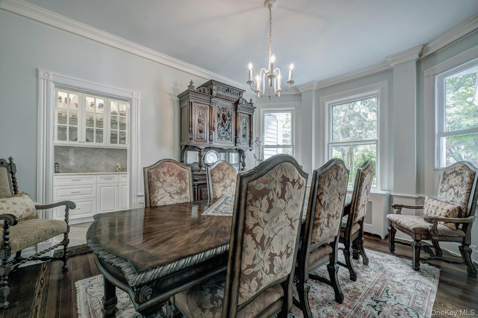 89 Duck Pond Road, Glen Cove, NY 11542