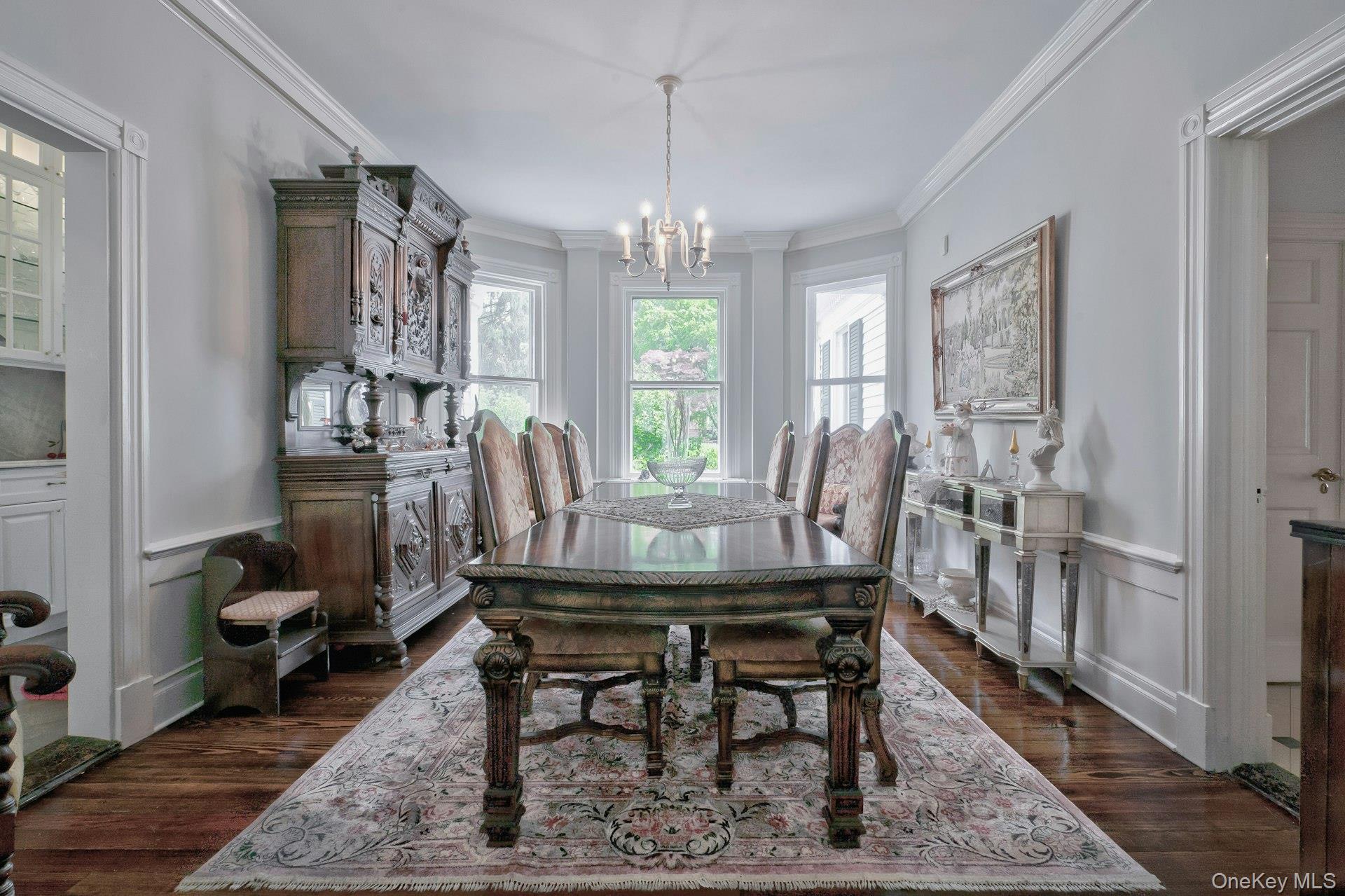 89 Duck Pond Road, Glen Cove, NY 11542