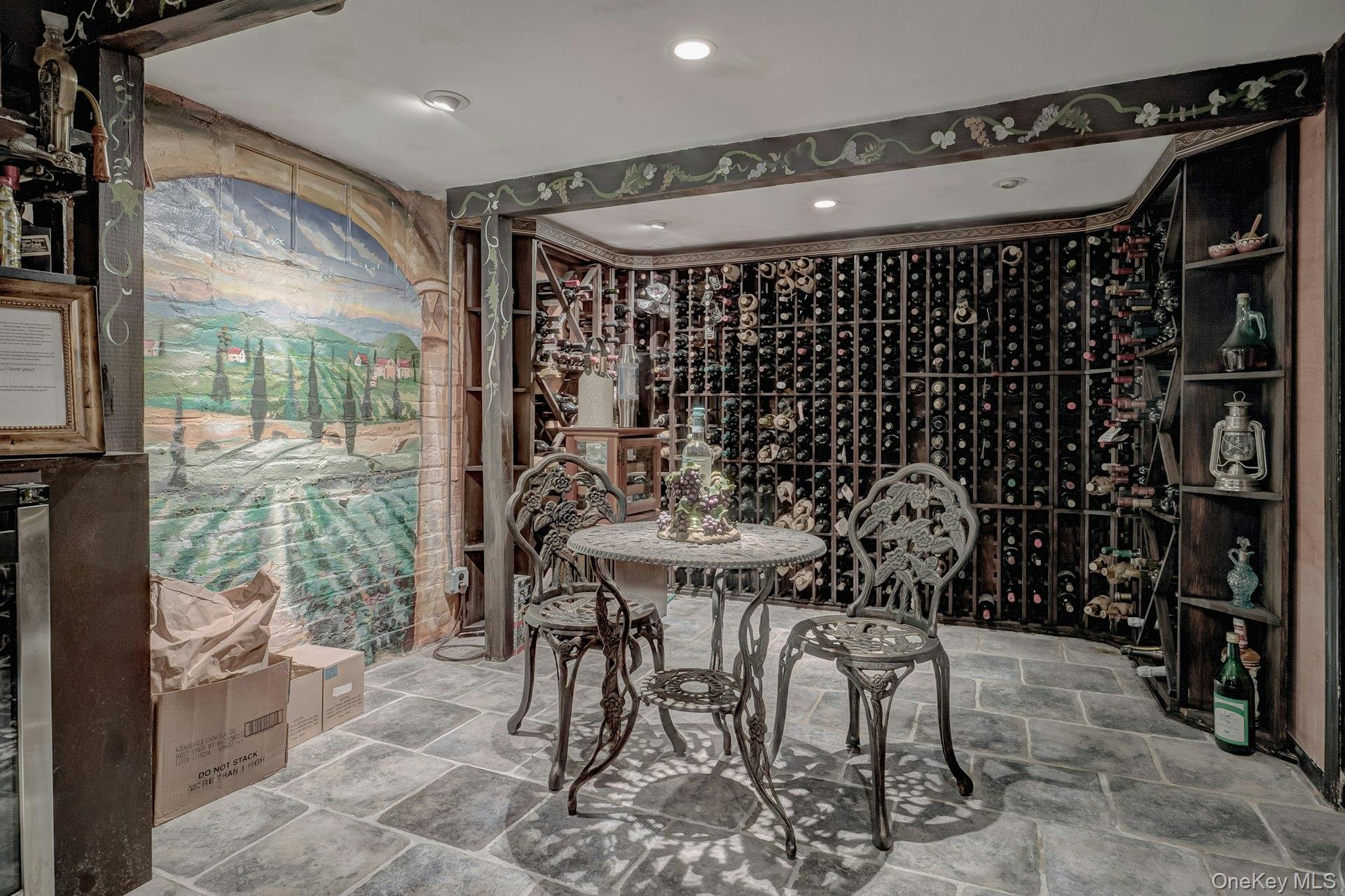 89 Duck Pond Road, Glen Cove, NY 11542