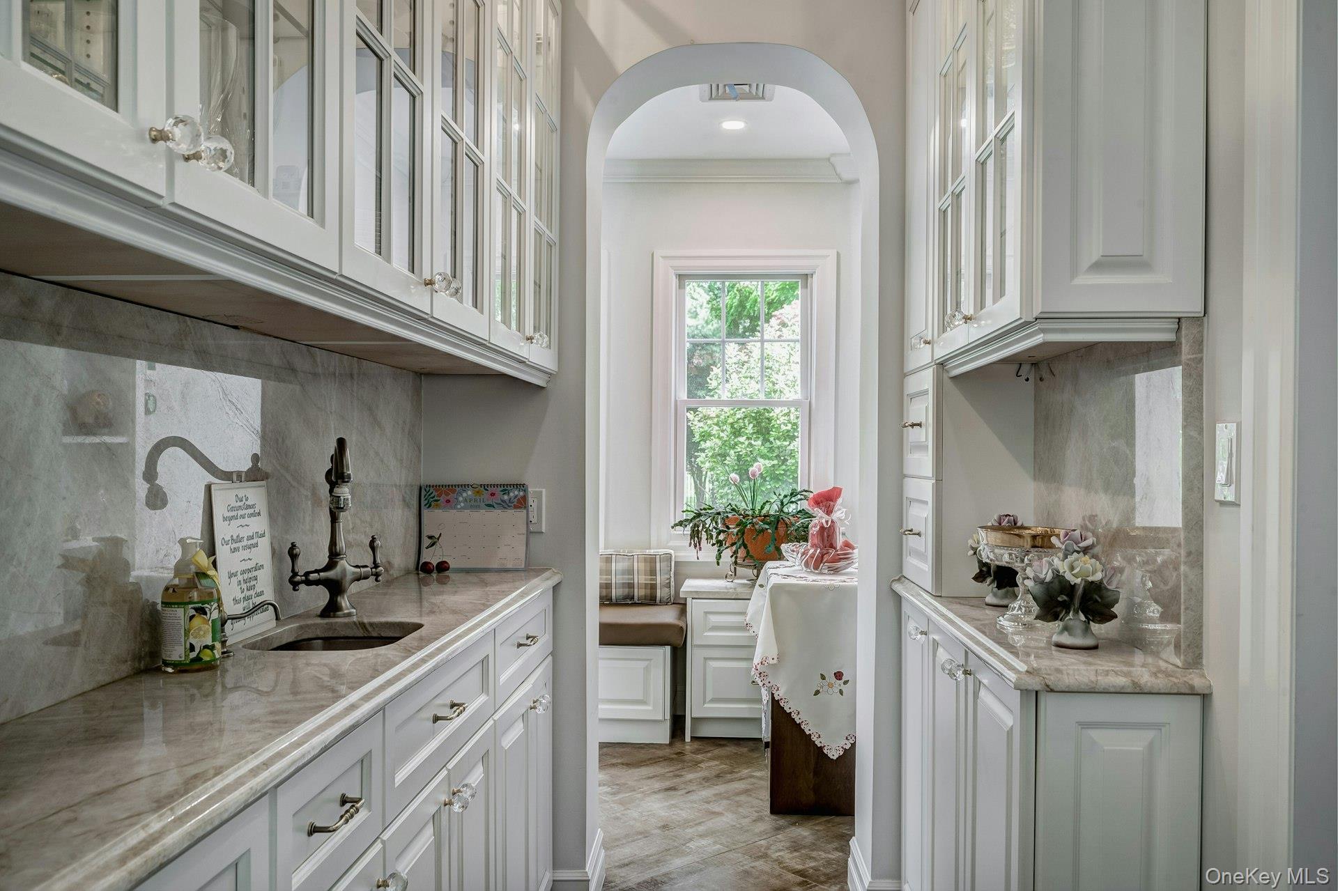 89 Duck Pond Road, Glen Cove, NY 11542