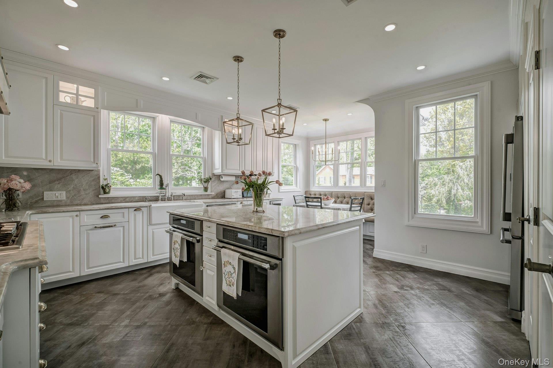 89 Duck Pond Road, Glen Cove, NY 11542