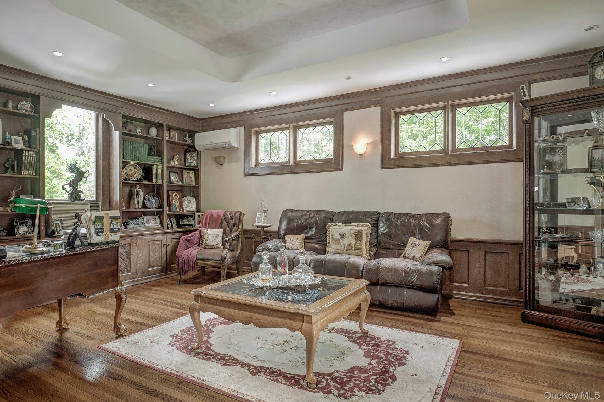 89 Duck Pond Road, Glen Cove, NY 11542