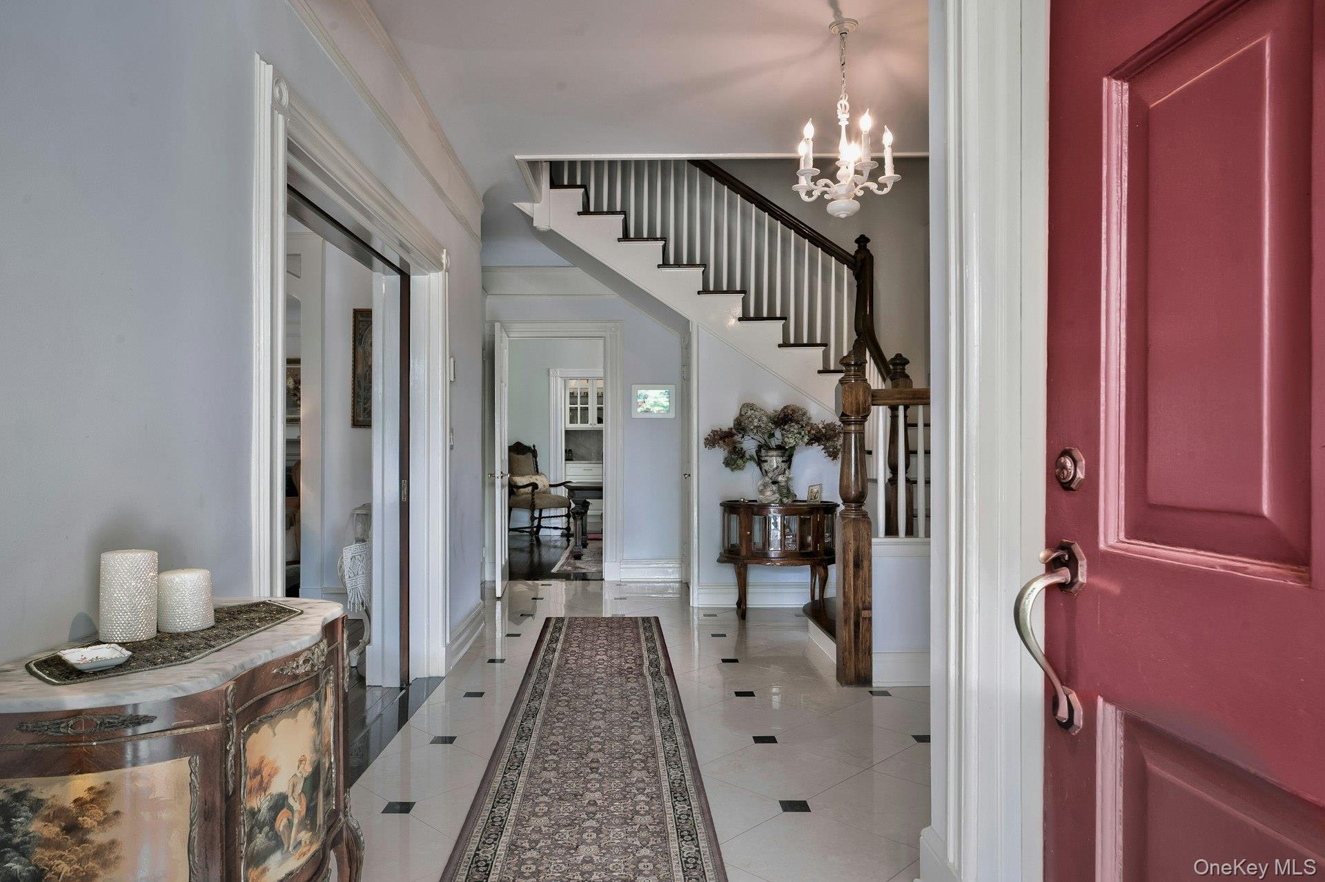 89 Duck Pond Road, Glen Cove, NY 11542