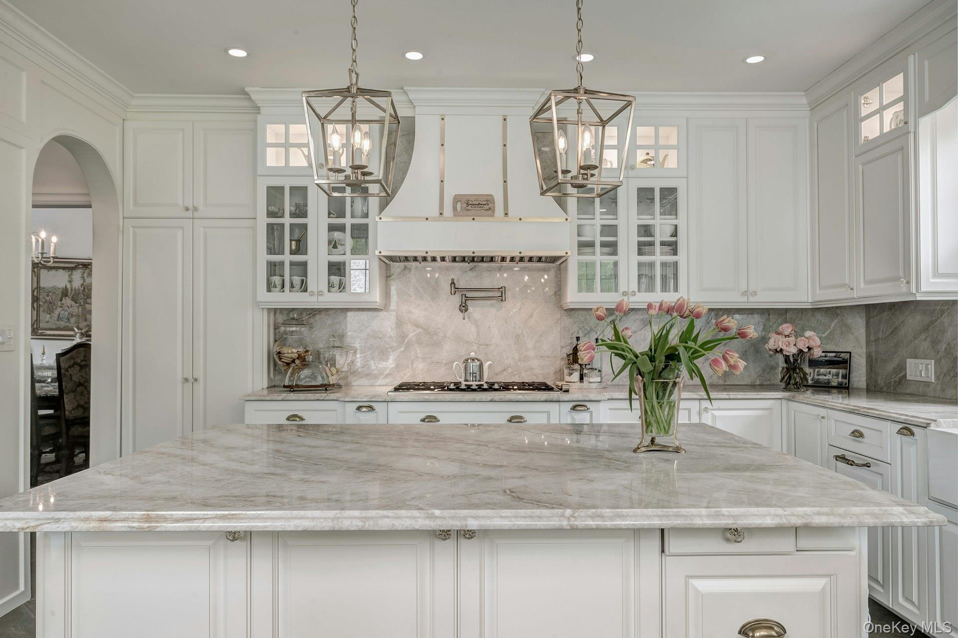 89 Duck Pond Road, Glen Cove, NY 11542