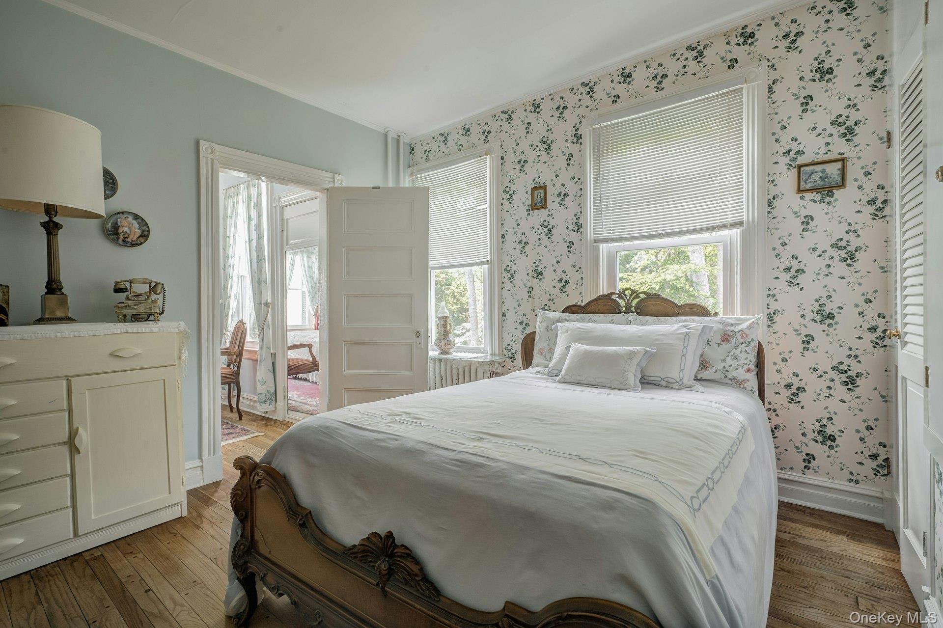 89 Duck Pond Road, Glen Cove, NY 11542