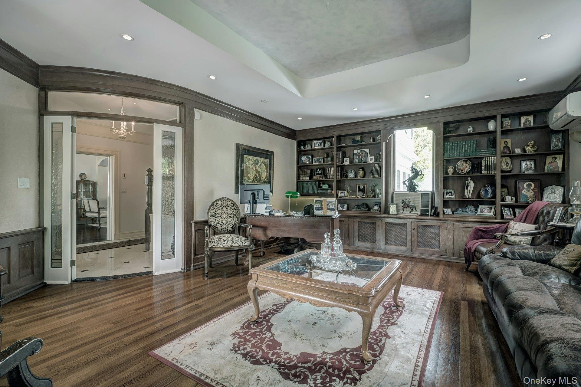 89 Duck Pond Road, Glen Cove, NY 11542