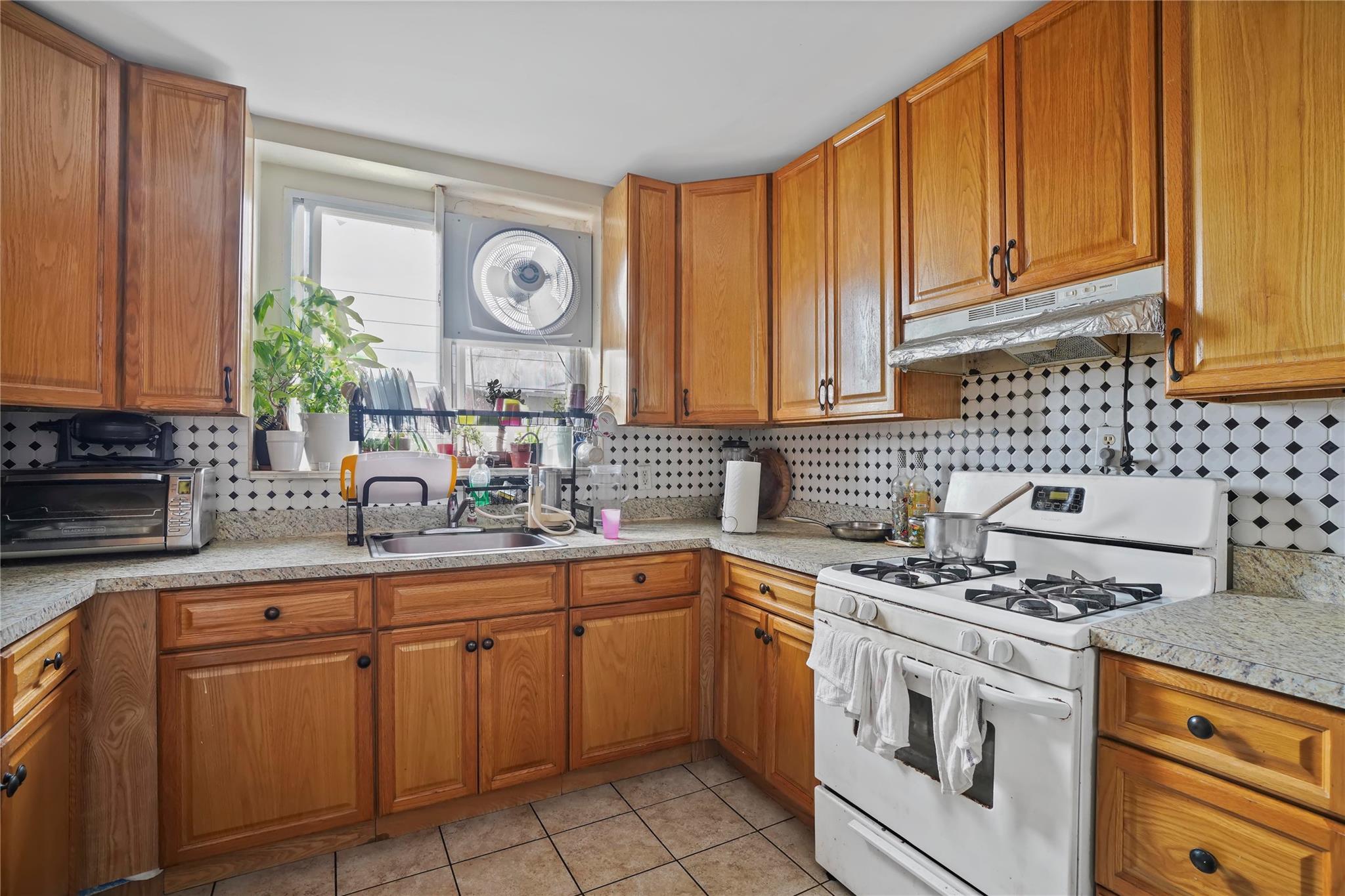 1890 W 6th Street, Brooklyn, NY 11223