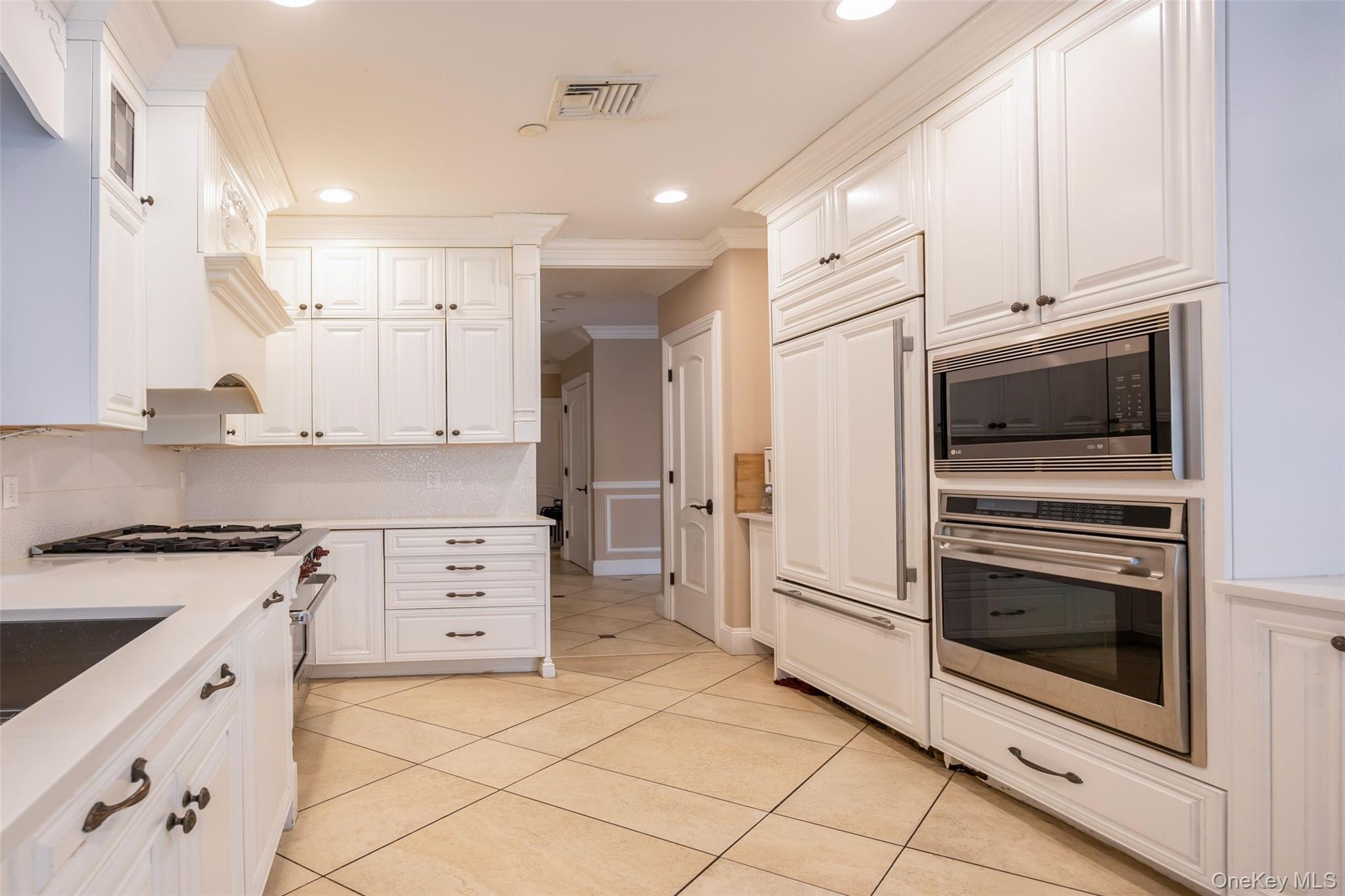 150-50 6th Avenue, Whitestone, NY 11357