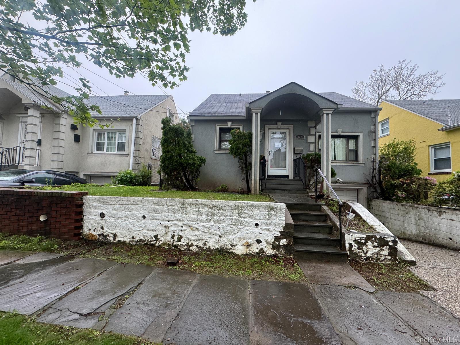 548 S 10th Avenue, Mount Vernon, NY 10550