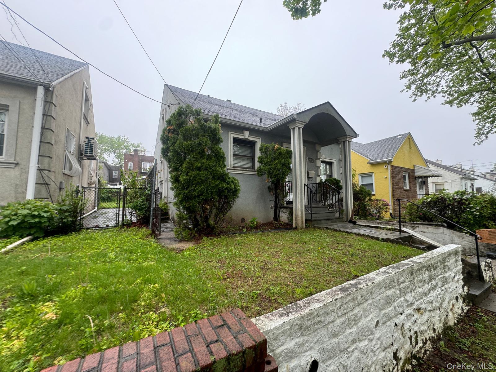 548 S 10th Avenue, Mount Vernon, NY 10550
