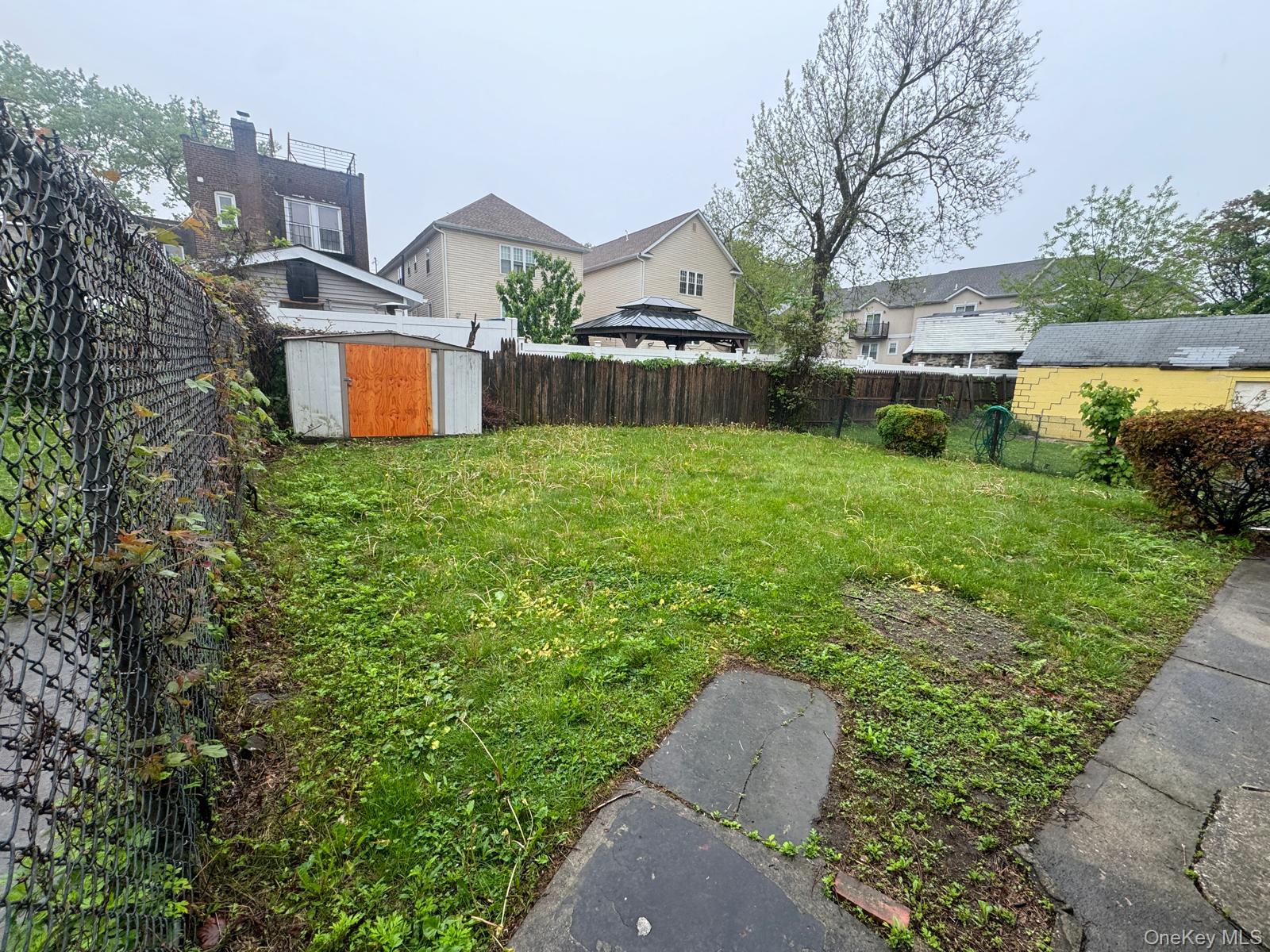 548 S 10th Avenue, Mount Vernon, NY 10550