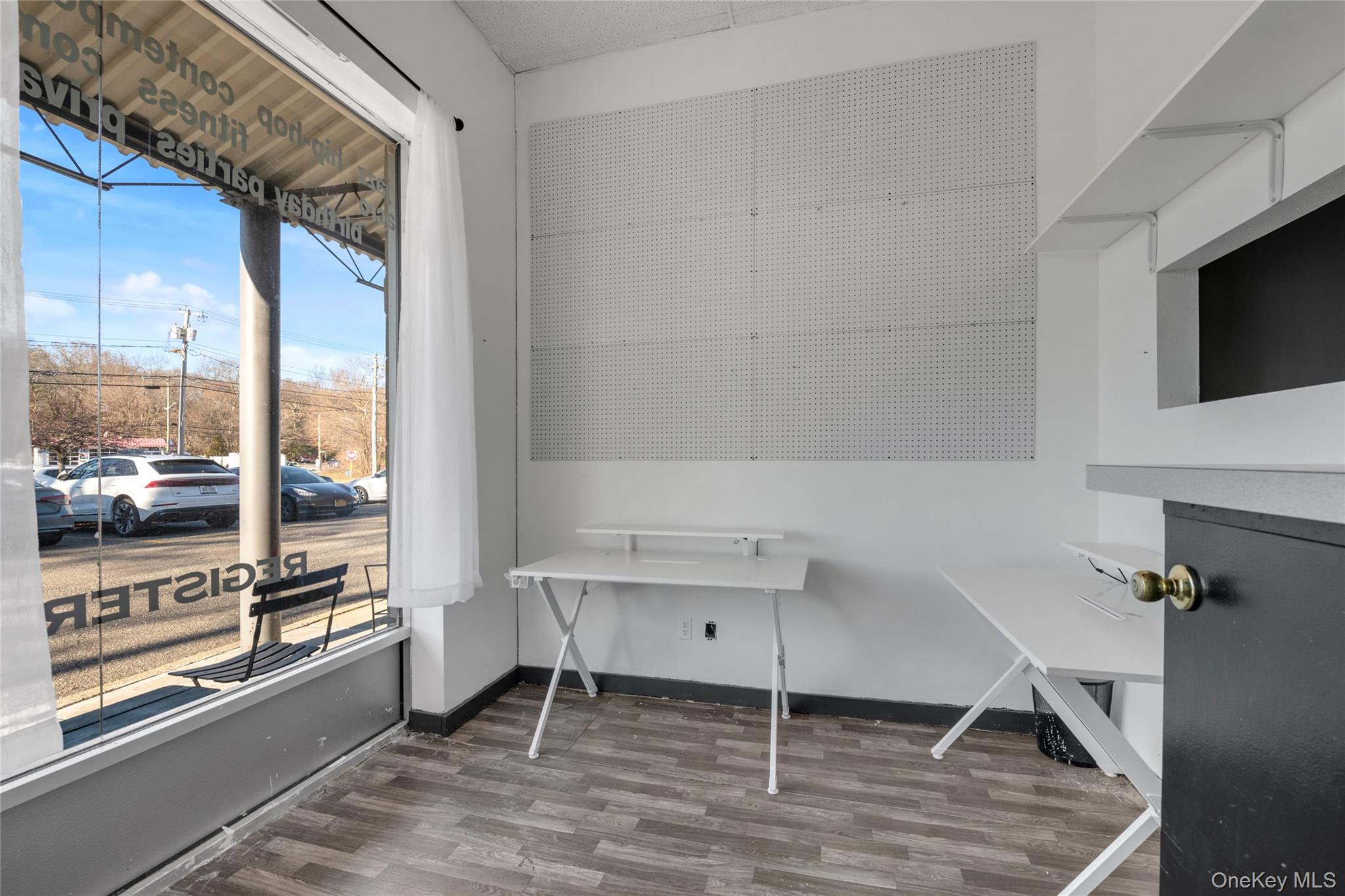 15 E Deer Park Road, Dix Hills, NY 11746